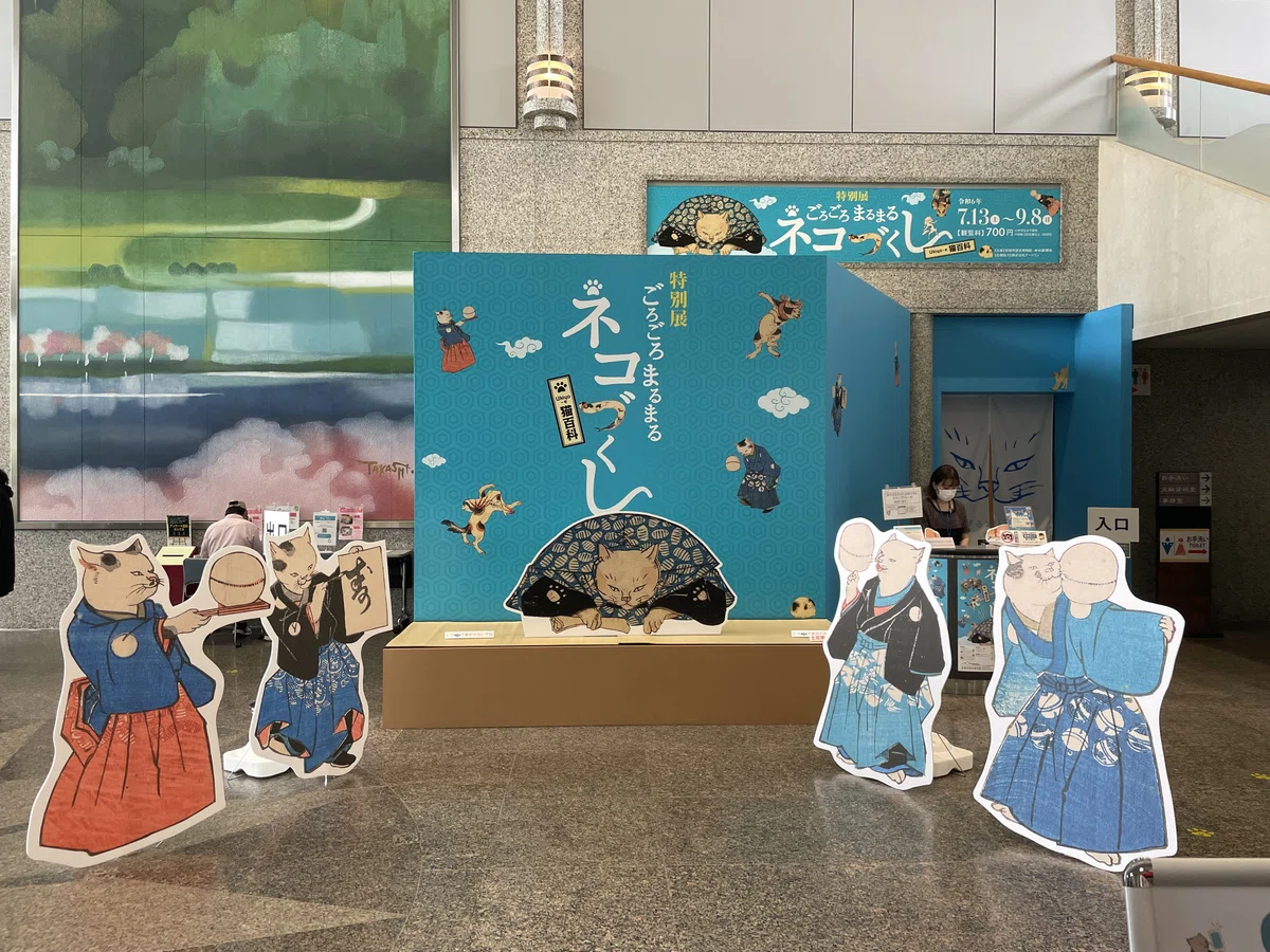 アンティーク江戸時代 美しいツリ目と大きな耳が秀逸で雰囲気抜群の 