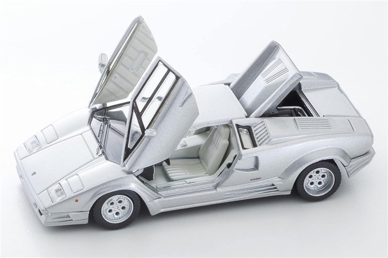 トミーテック「トミカリミテッドヴィンテージ ネオ」から最新型