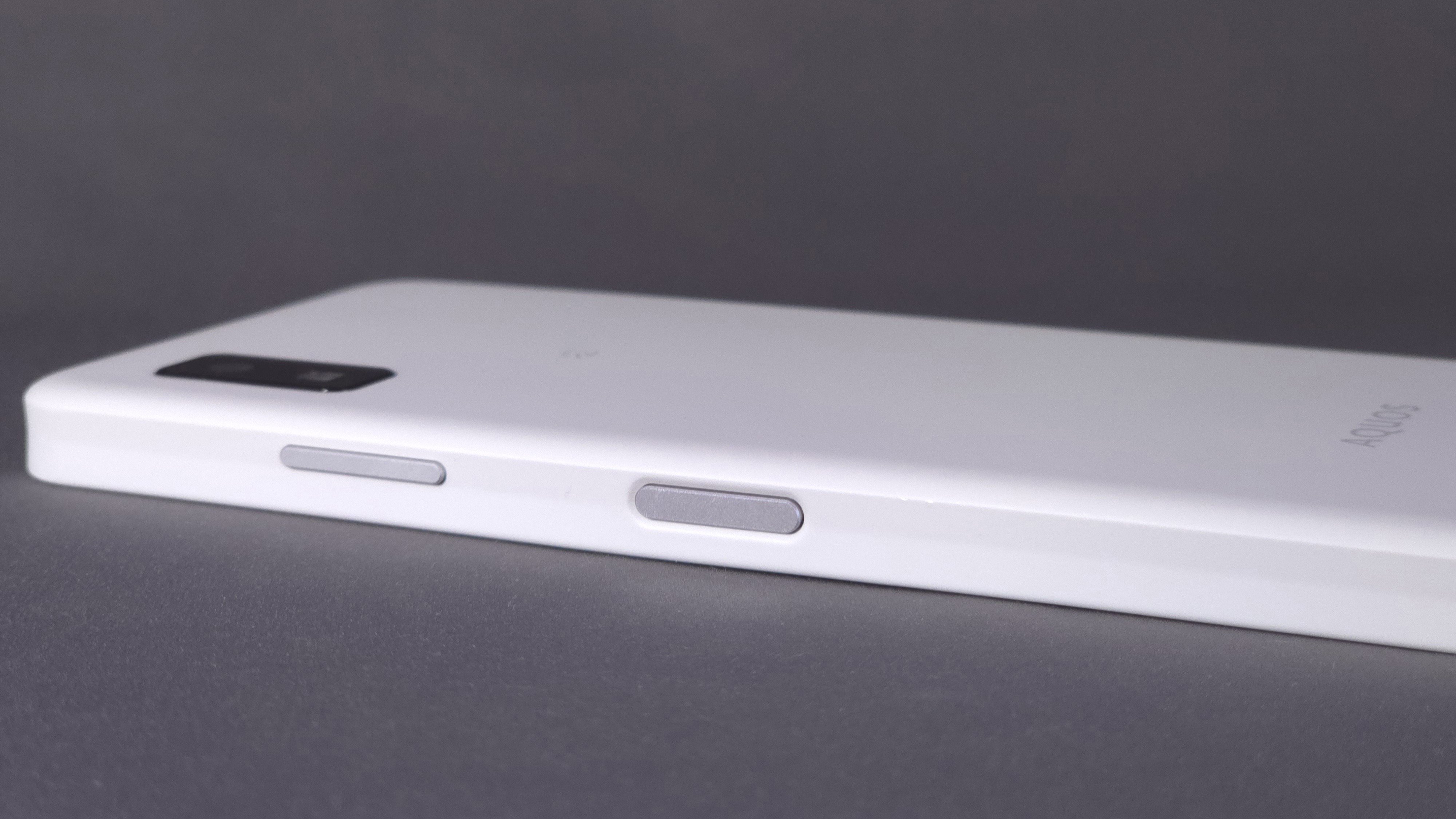 AQUOS wish3をレビュー|コンパクトで軽くて安いが性能は抑えめ