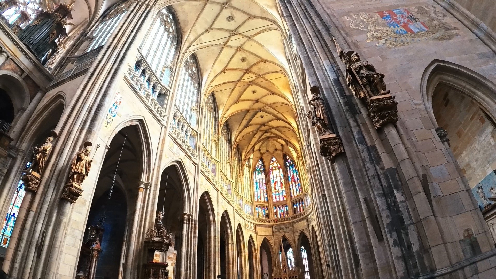 美しい彫刻と建築の街。憧れのチェコを3都市回ったよ【DAY106-110