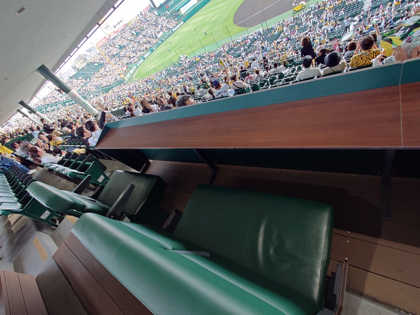 阪神甲子園球場 ブリーズペアシートからの見え方｜わつき@ほっと神戸好き 