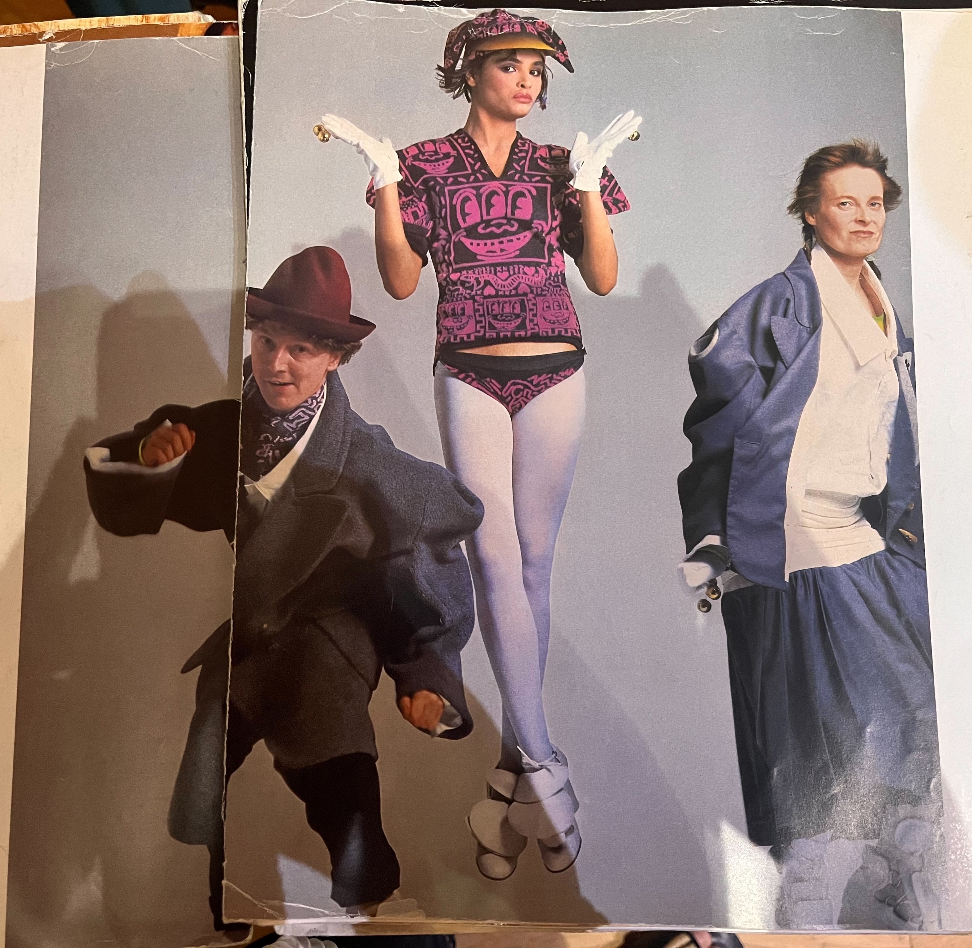 ヴィヴィアンウエストウッドのスクイグル，選び放題してました。｜横井