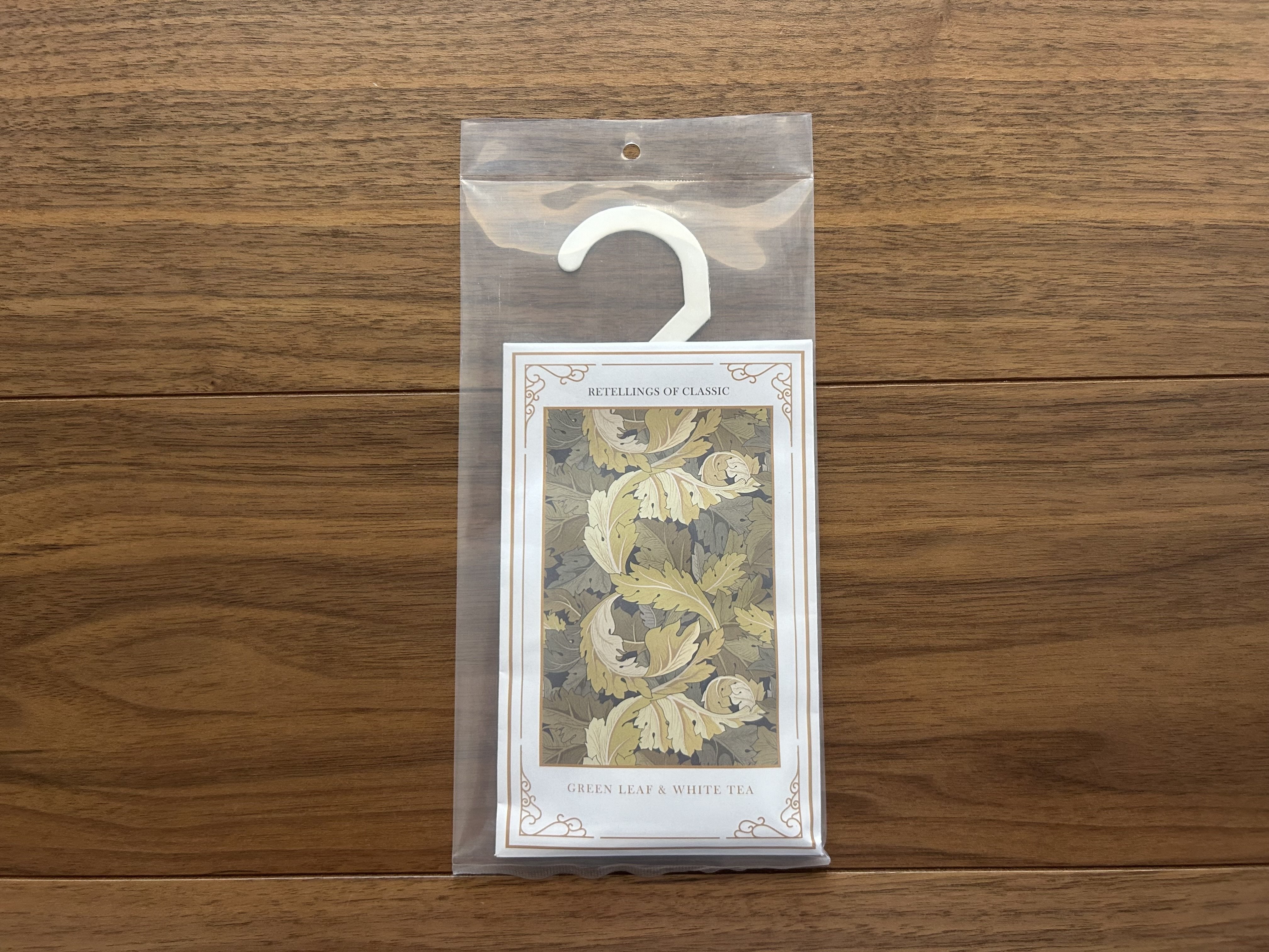 2311-40 最高 タッセルスクエアサシェ 香り袋 クリスマスローズ ローズ