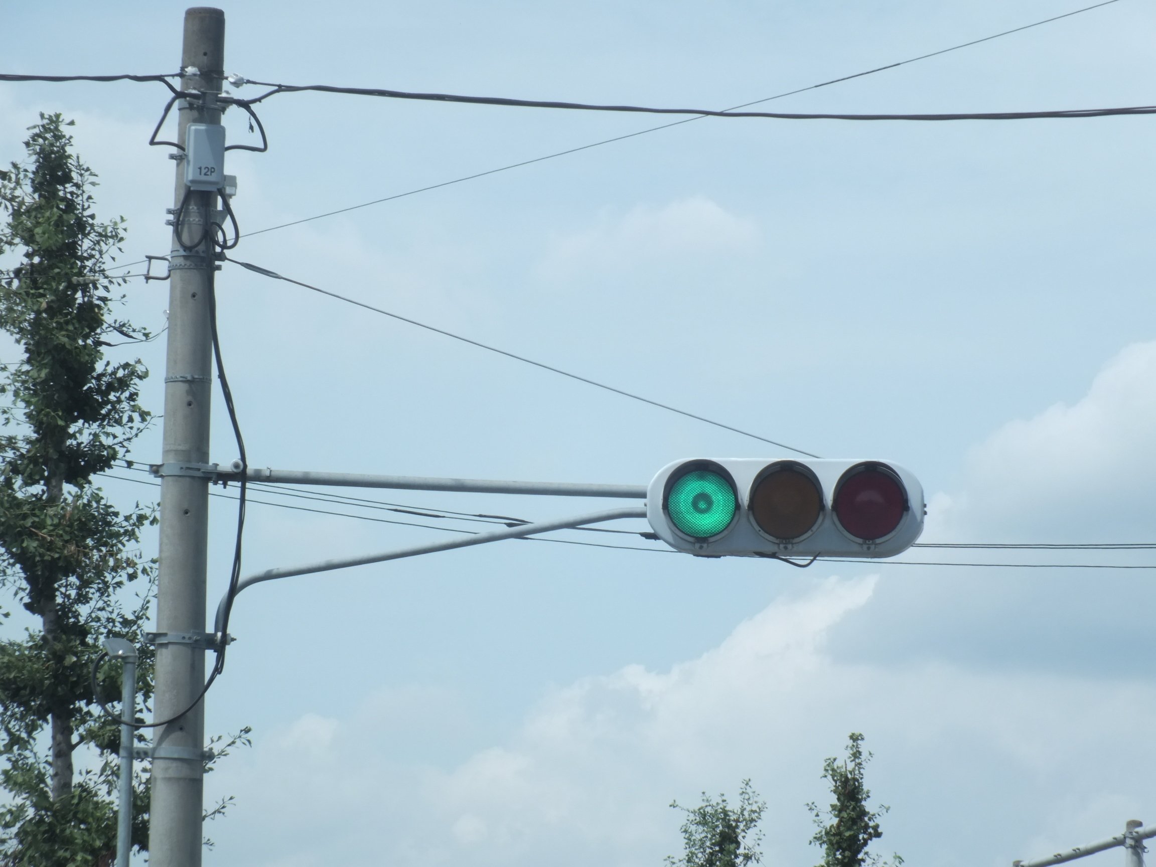 伊勢崎-169】伊勢崎市西久保町にあるオール日信金属丸形ブツブツレンズ