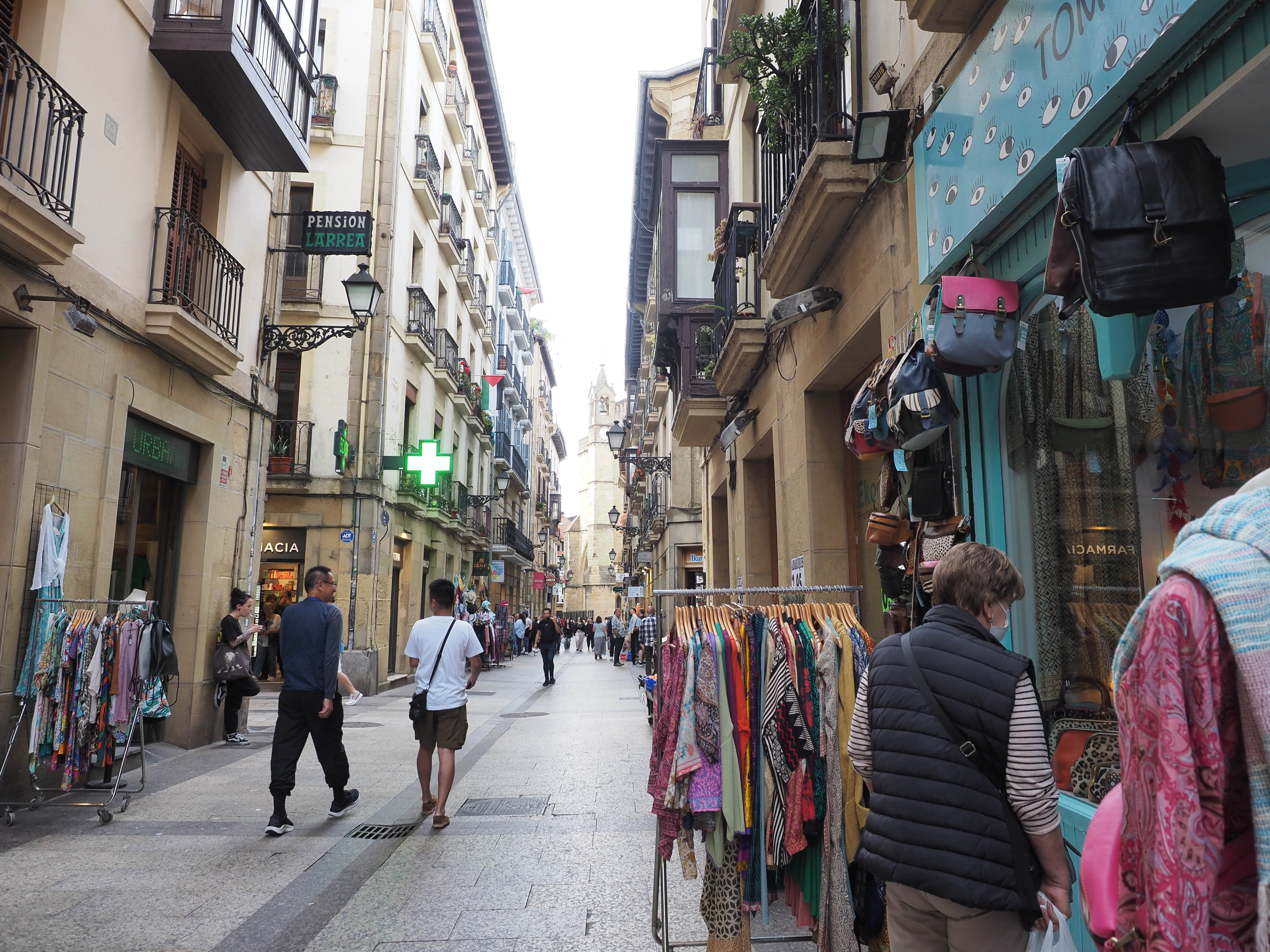 スペイン街角の風景 街並み 街角 風景 スペインの写真素材 - PIXTA