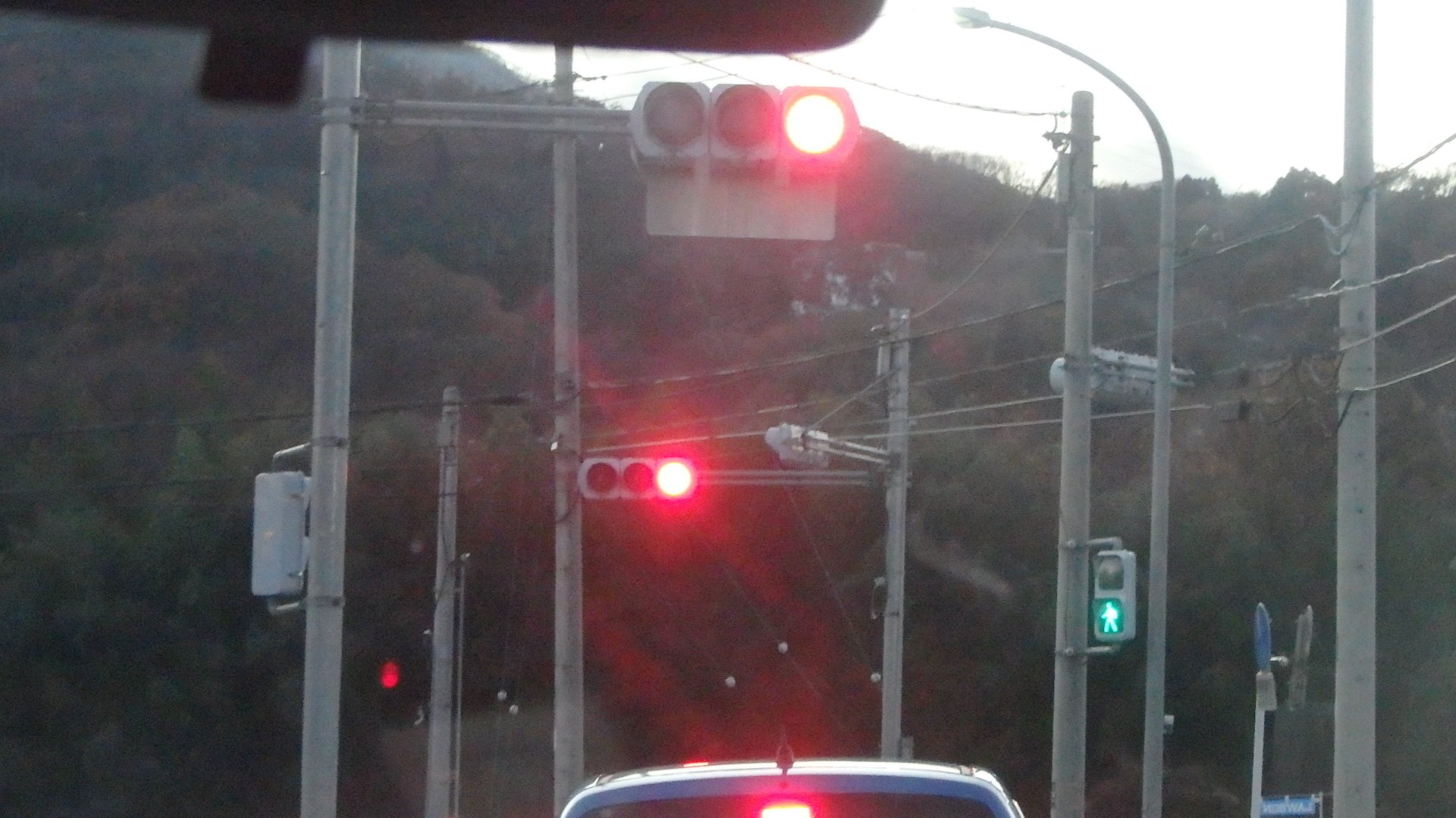 沼田-178】利根郡昭和村川額にある左右丸形ルーバー｜光山祐弥の信号機紹介