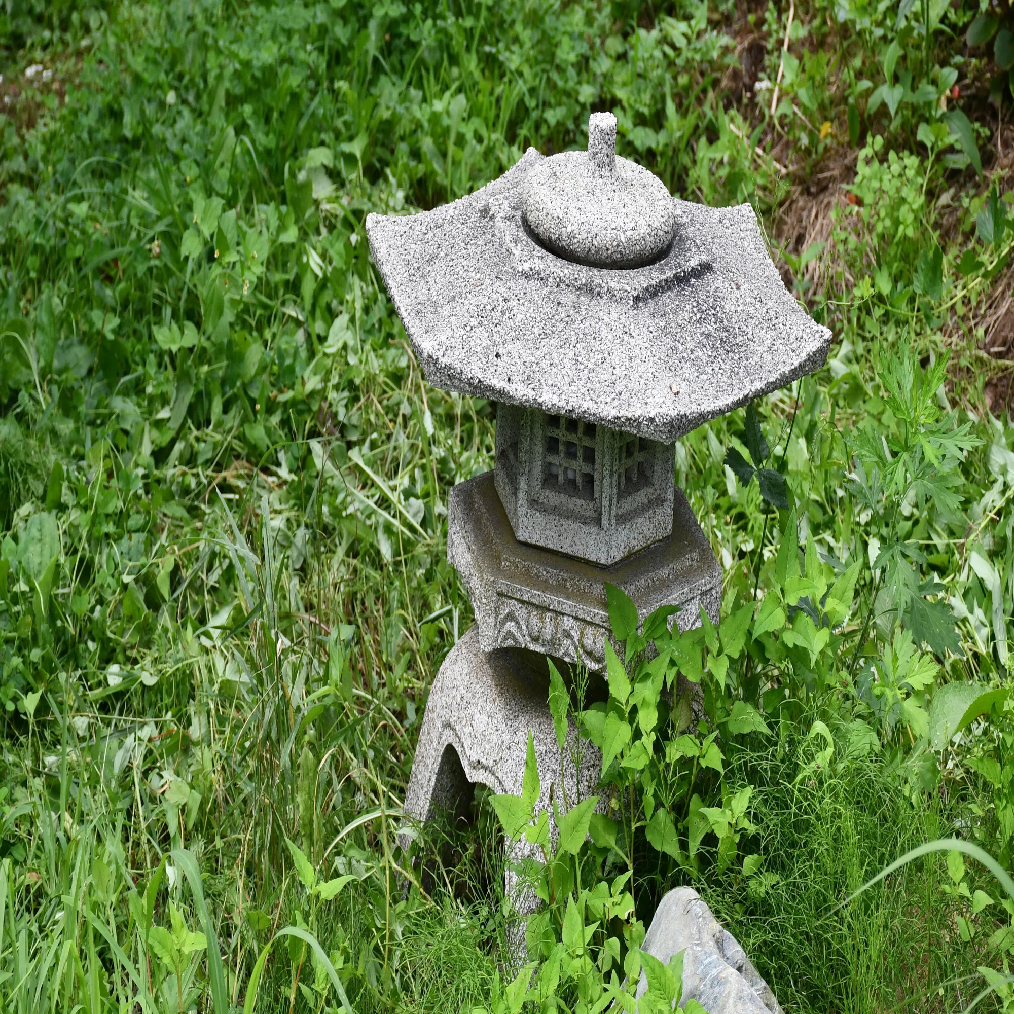 隠者の雅（みやび） 庭に石灯籠を置く 【週末隠者】｜MURA Tadasi (村 正)