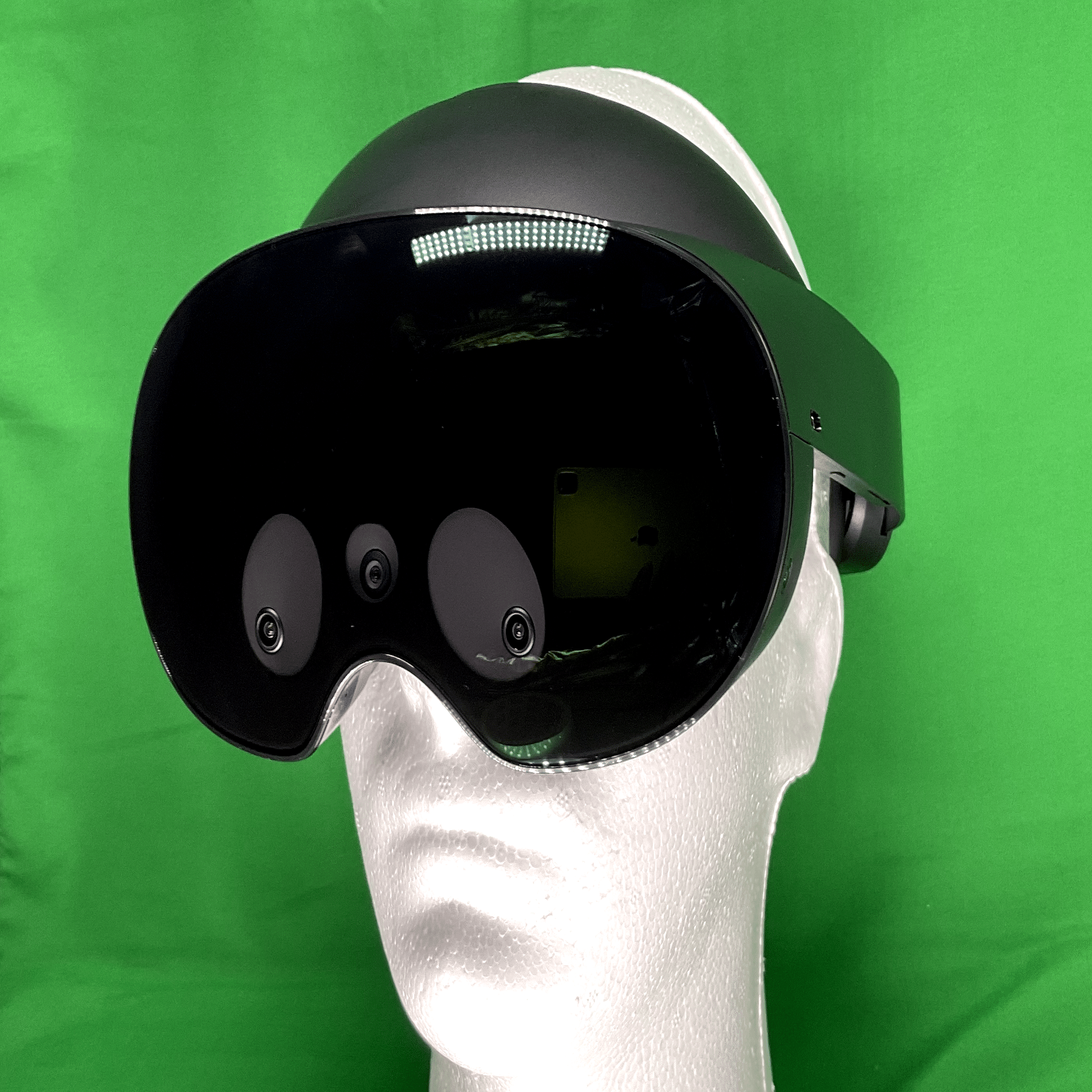 quest pro 128gb クエストプロ VRゴーグル アイトラ 顔トラ Meta Quest Proレビュー：VRChatに最適。完成された顔トラデバイス