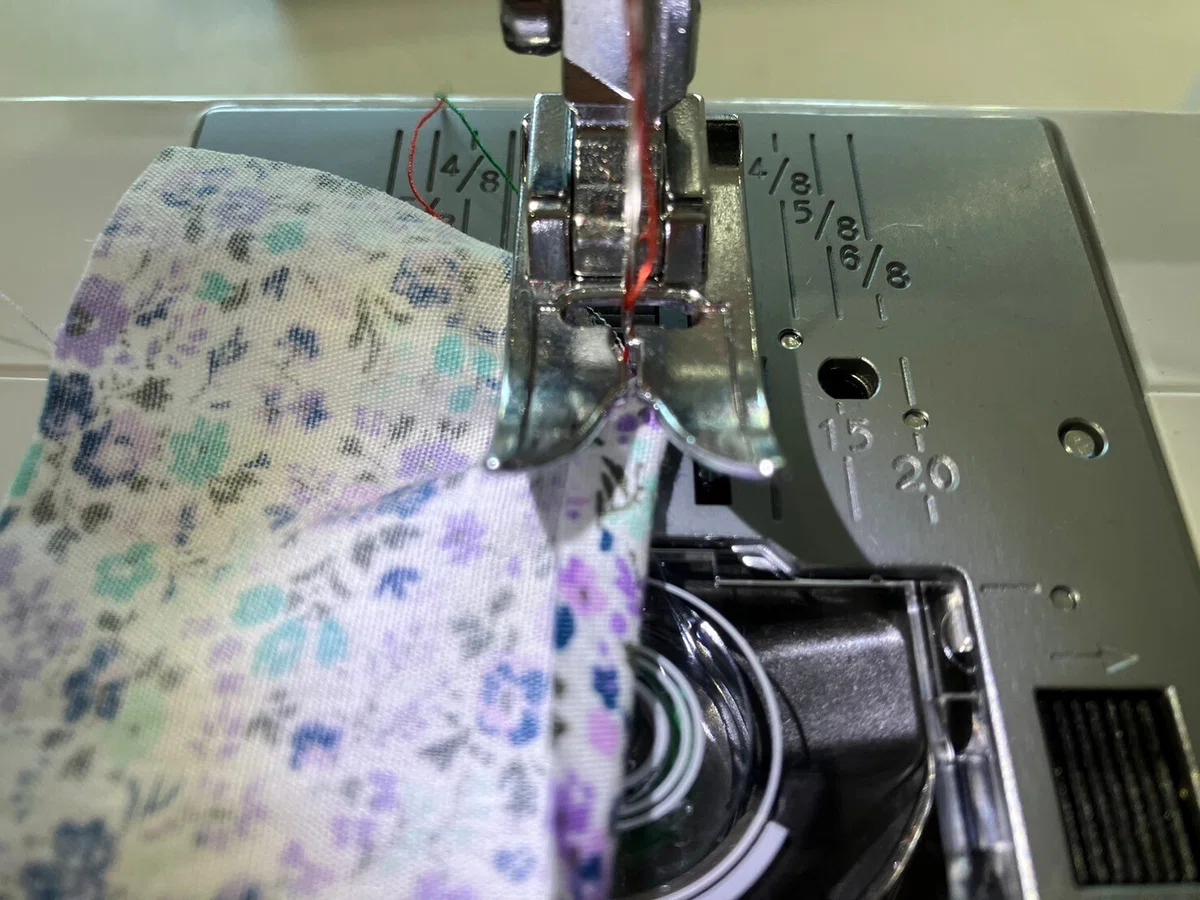 [Sewing Machine Q&A Room] #12 How to remove fabric when it gets stuck ...