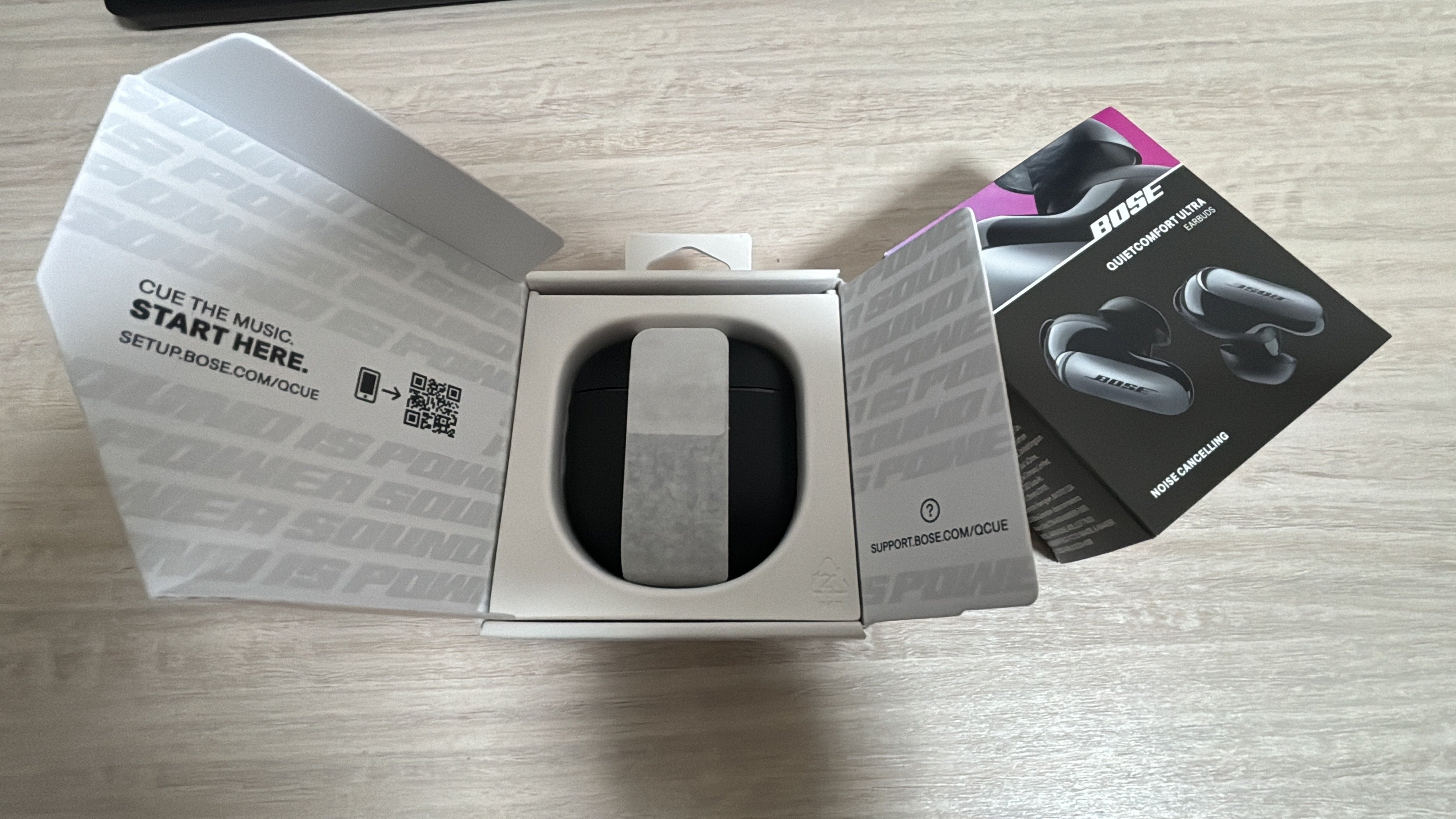 ガジェット】Bose QuietComfort Ultra Earbuds開封の儀。やっぱりBOSE