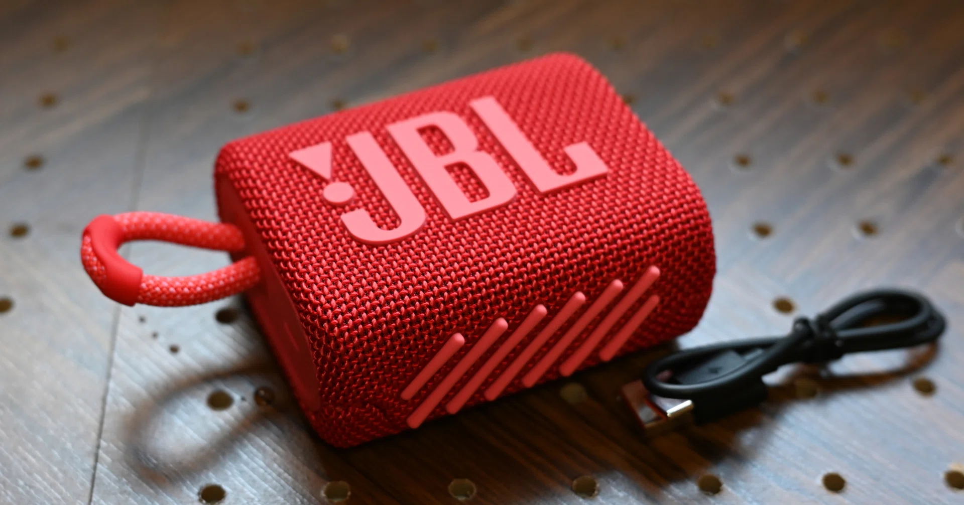 レビュー」ガジェット：JBL GO3 Bluetoothスピーカー USB C充電/IP67