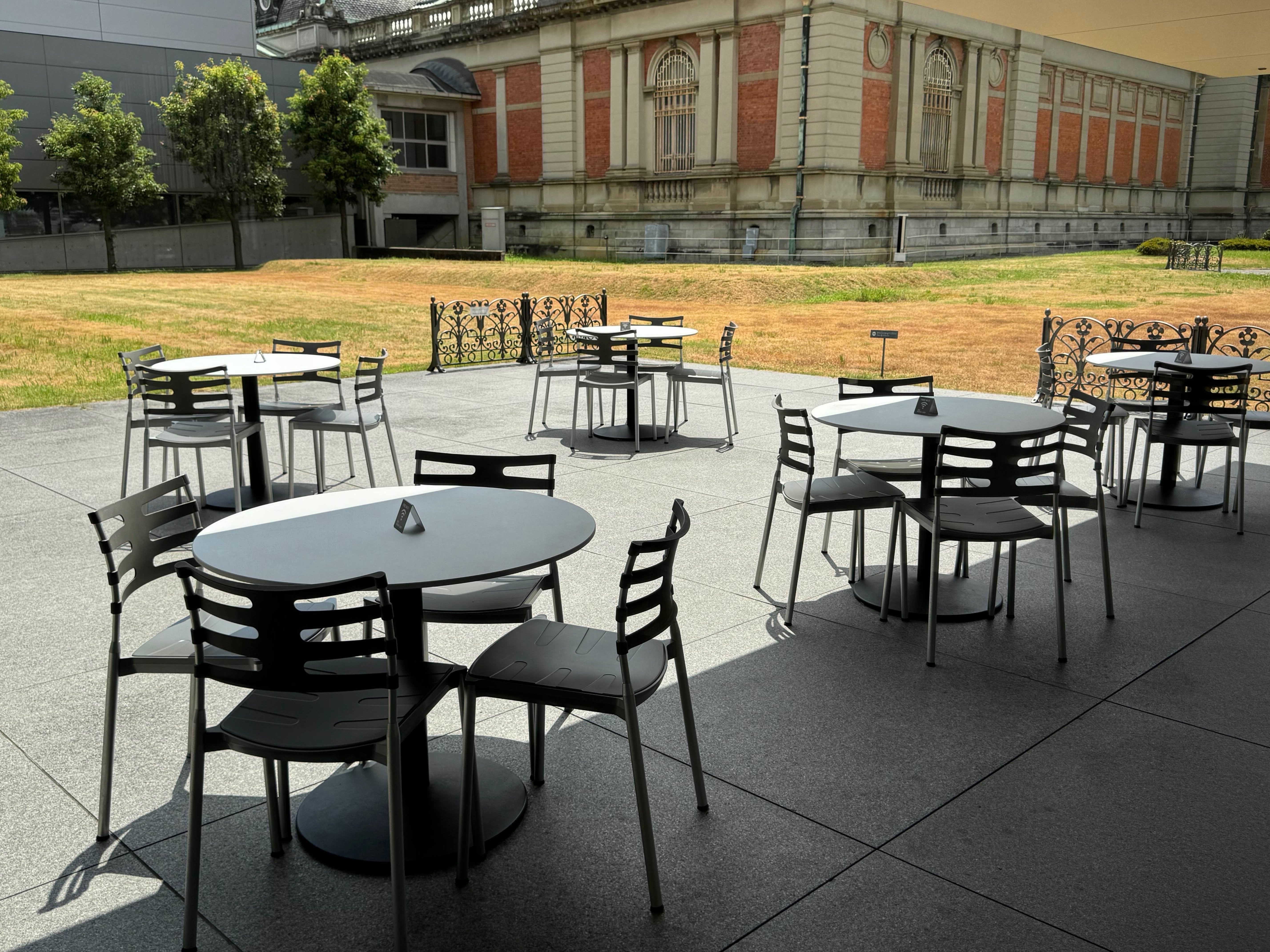 ○美術館の名作椅子#15○京都国立博物館 平成知新館｜mata