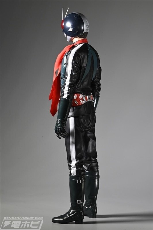布製コート着用！『シン・仮面ライダー』仮面ライダー第2号が全高約50