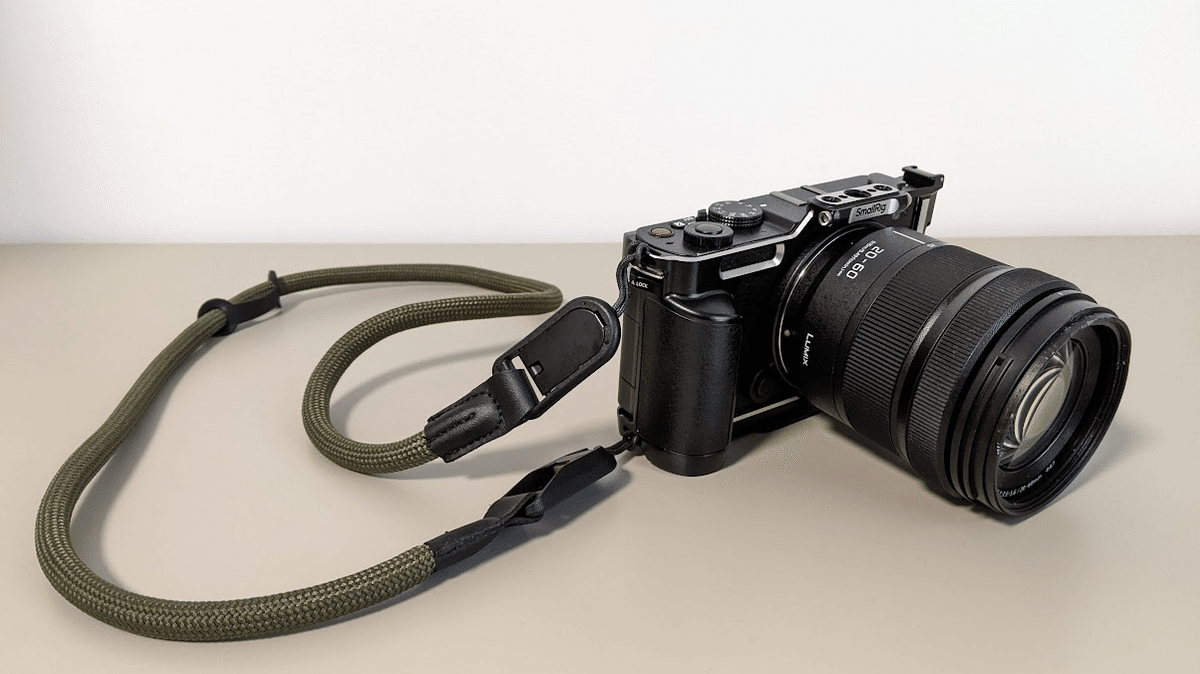 SmallRig、LUMIX S9用ケージ、L型グリップ、レザーハーフケース