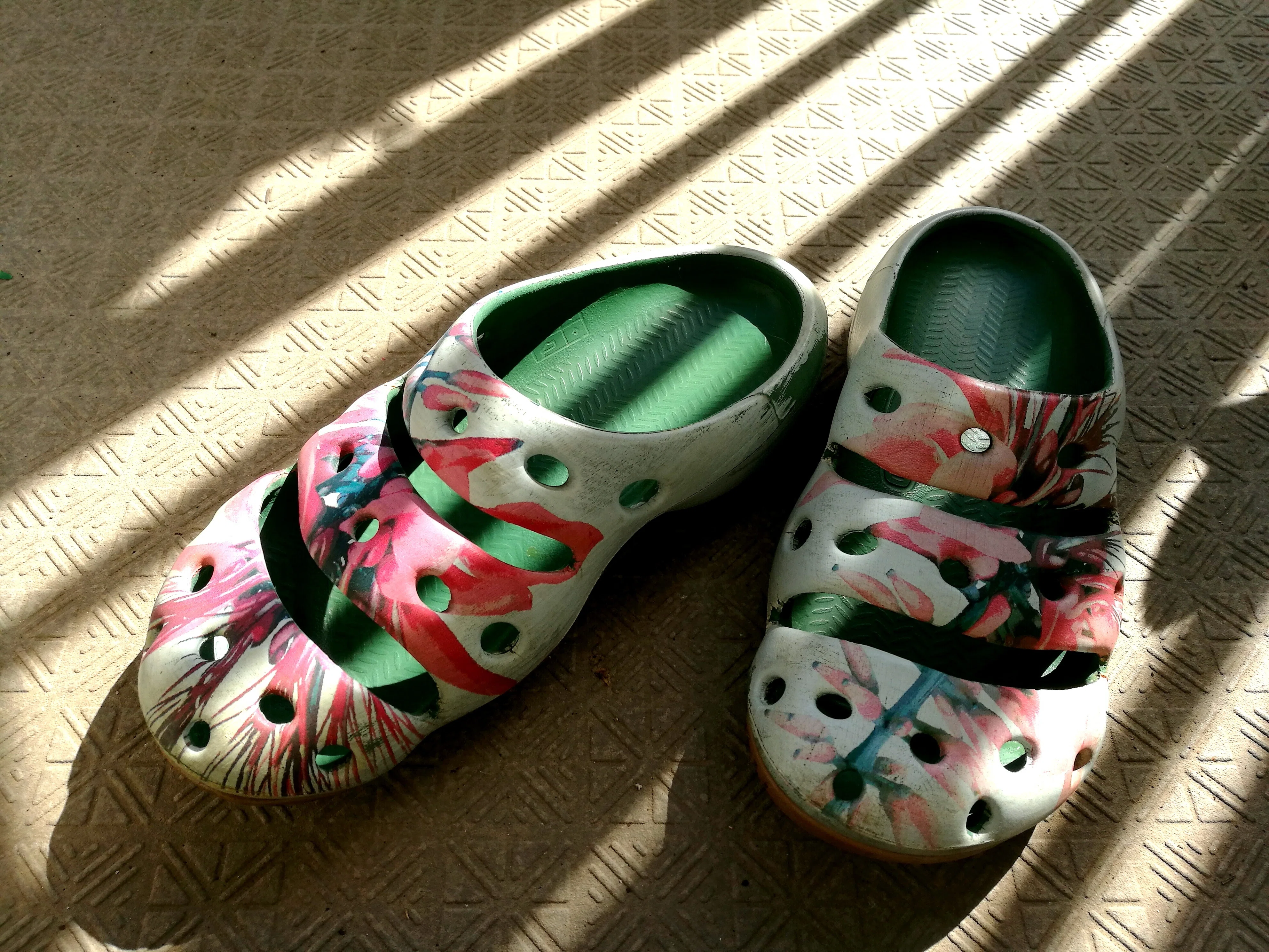 KEEN】脅威のリピート買い!! アウトドア好きに愛されるキーン「ヨギ
