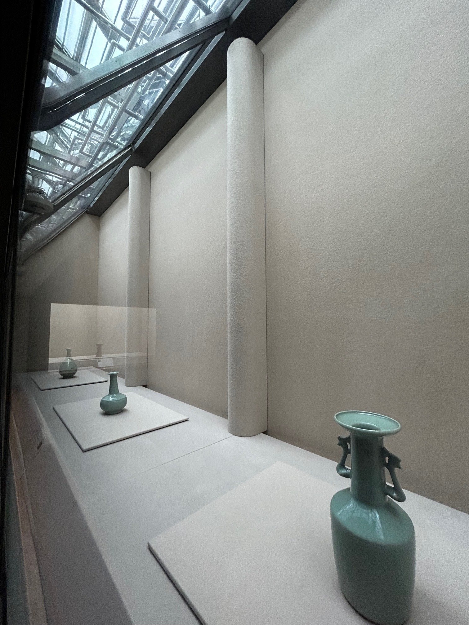 世界初の自然採光展示を実現 理想的な陶磁器鑑賞が可能に 【大阪市立