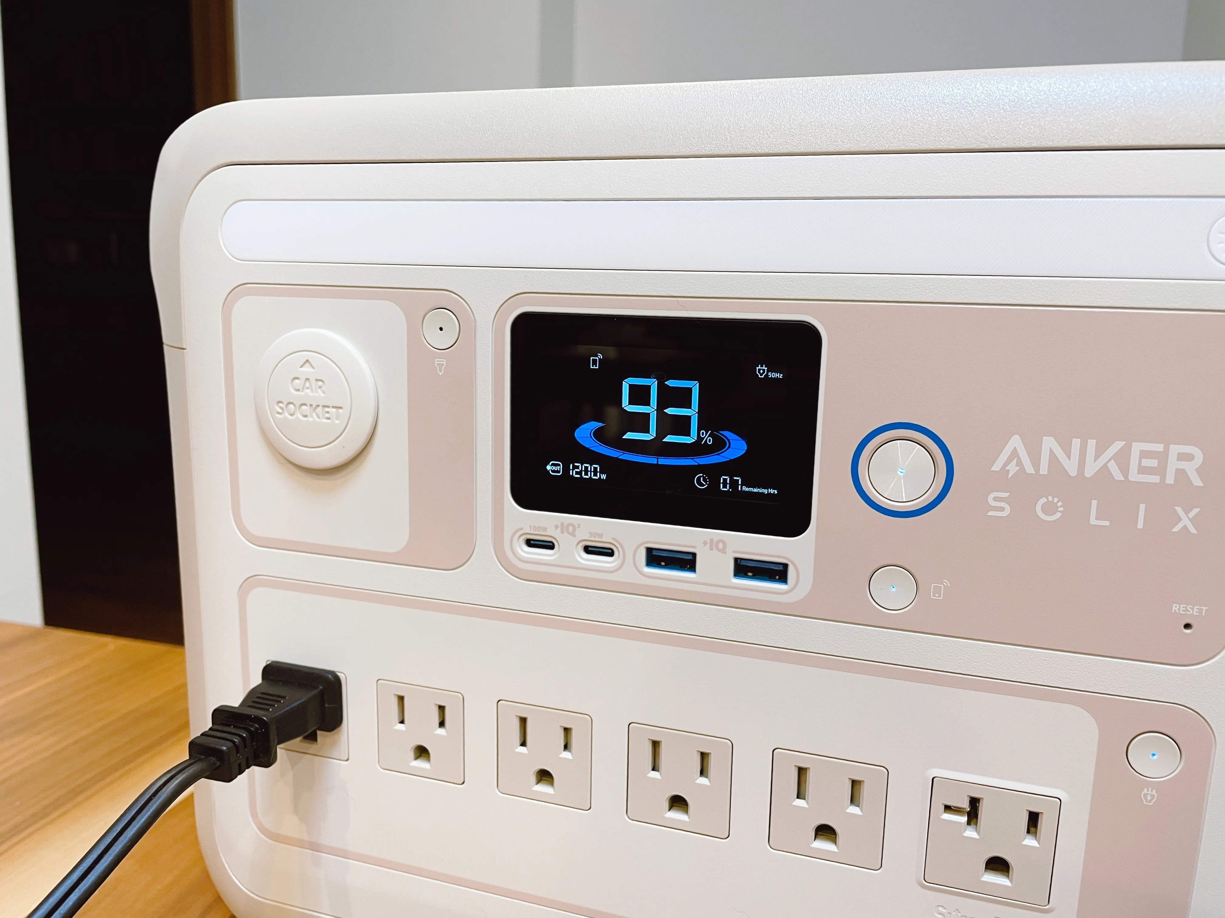 ポータブル電源に使うソーラーパネル(Anker Solix PS100 Portable