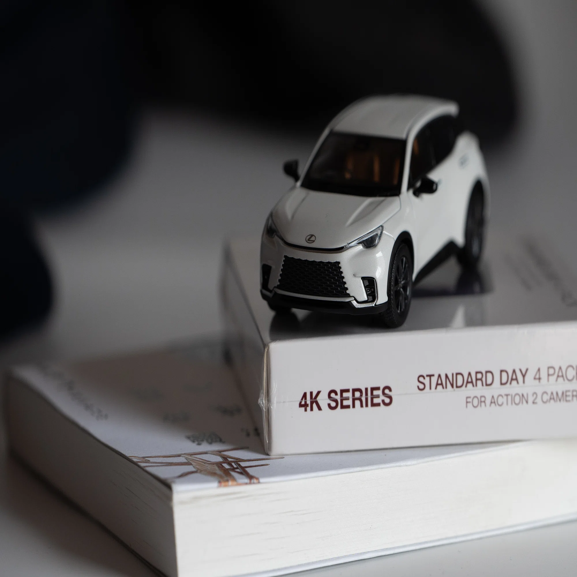 レクサスLBXの満足度を3倍にする方法「京商オリジナル 1/43 LEXUS LBX 