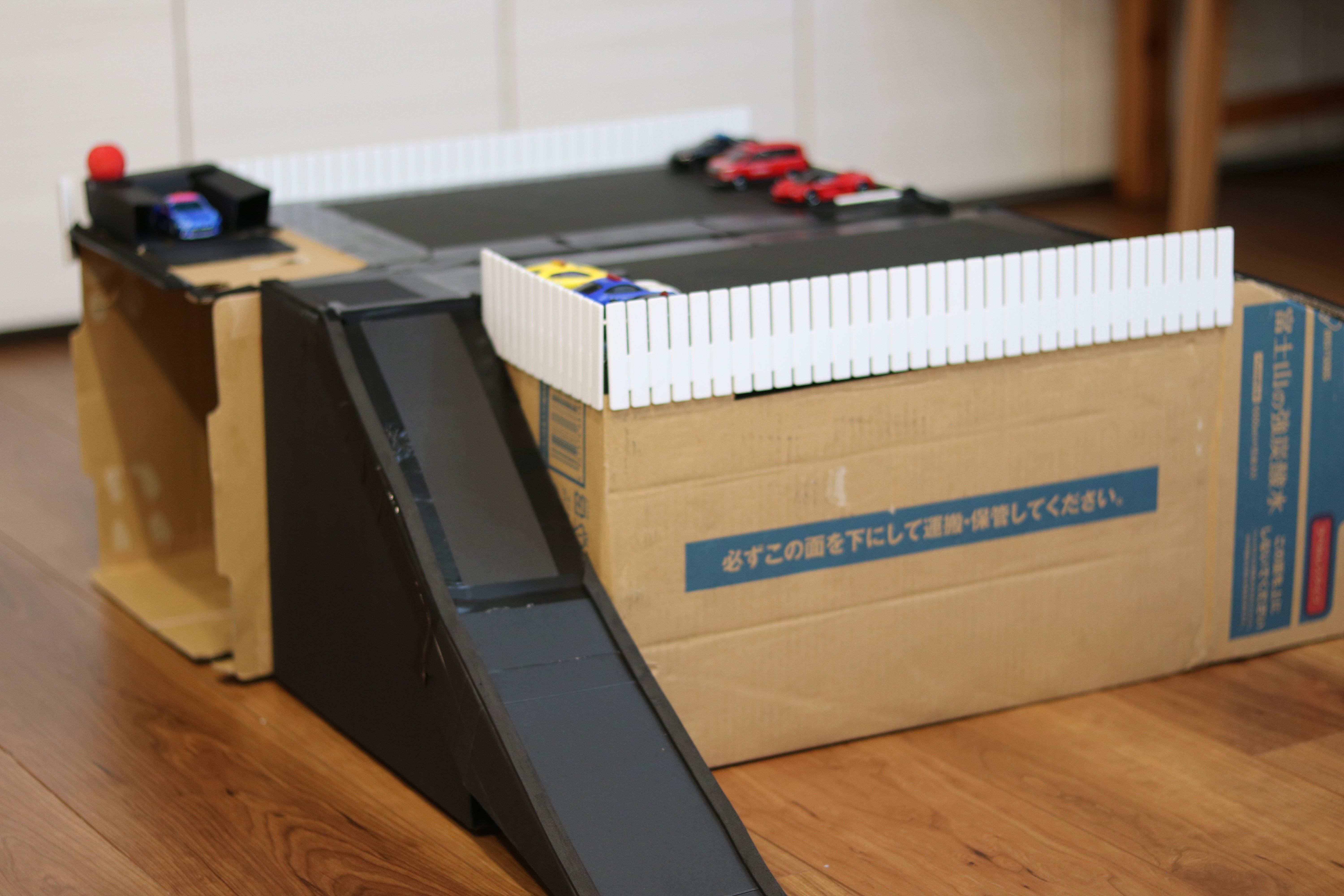 トミカの「屋上駐車場(滑り台付き)」をDIYしてみました｜きよし｜IT