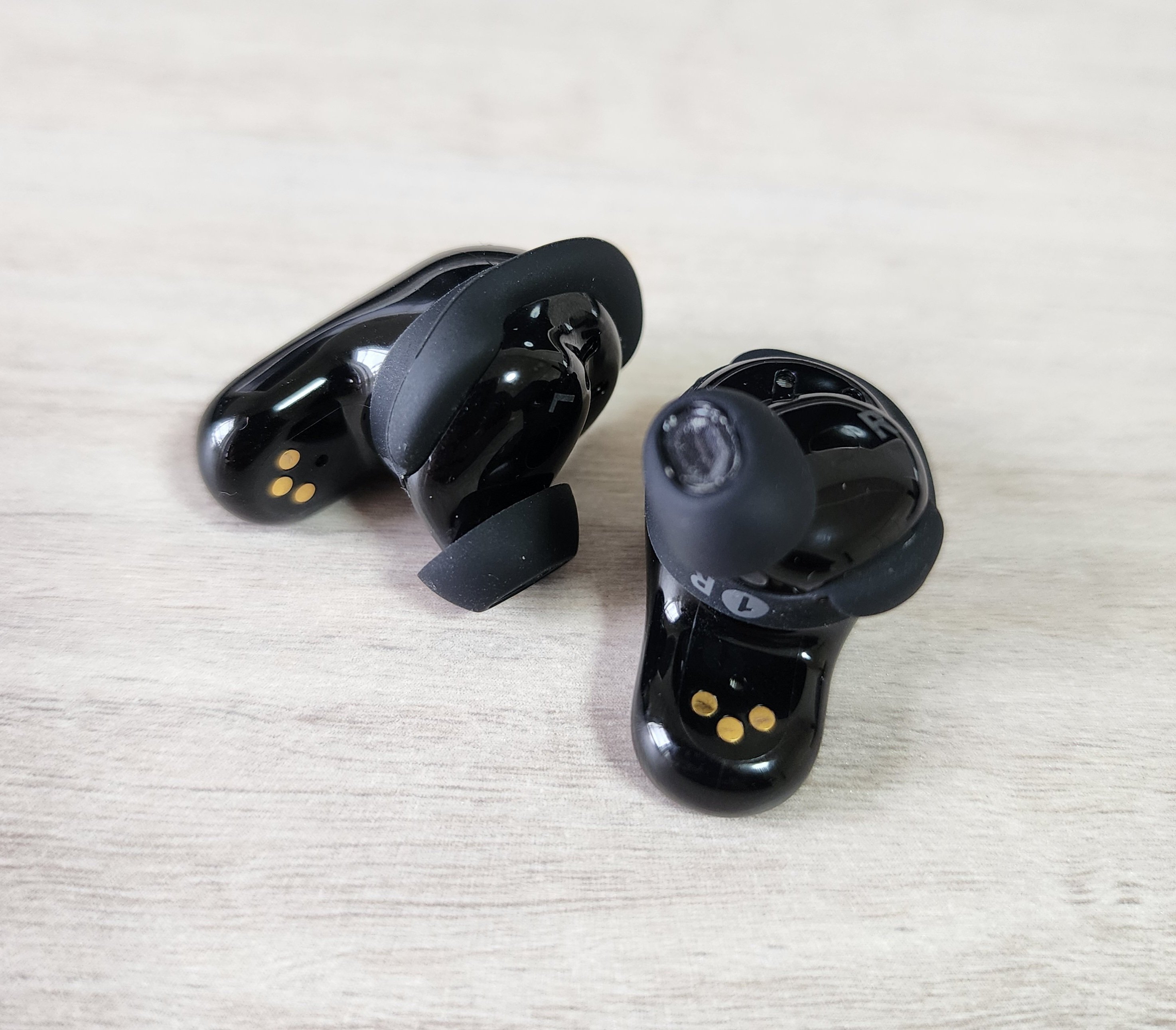 Bose QuietComfort Ultra Earbuds 左耳のみ 片方の耳に音が入らない - Bose