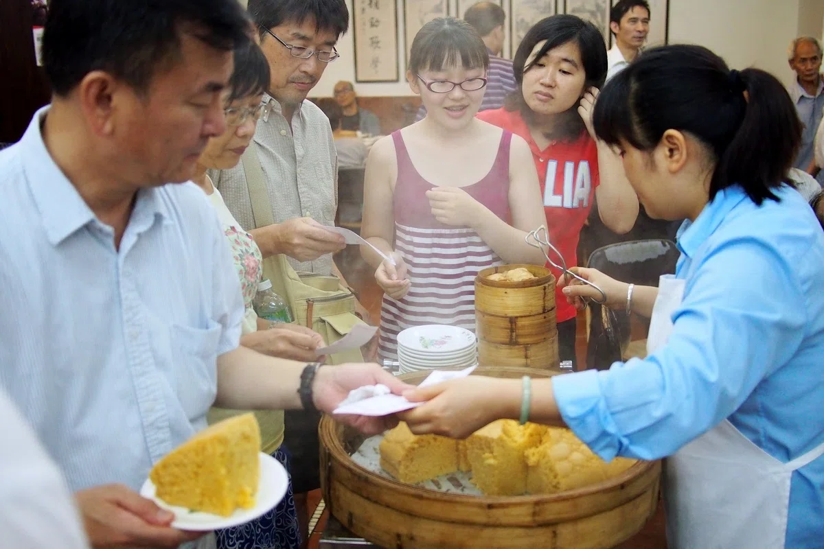 Traditional Dim Sum: Lin Heung Tea House [World Travelogue 029]｜山下紘雅 ...