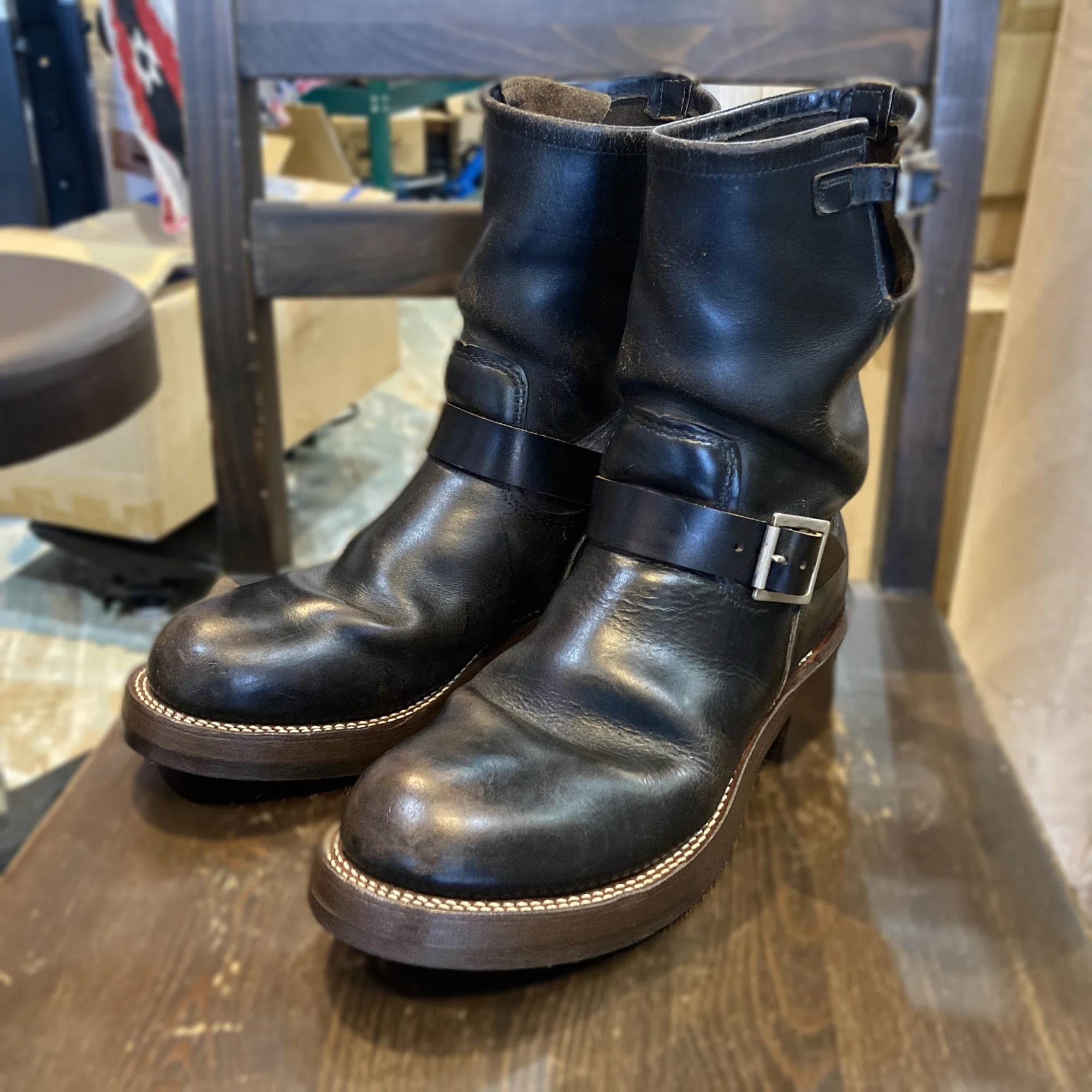 Revamp/ブーツカスタム】スタッズの打ち込まれたRed Wingエンジニア 