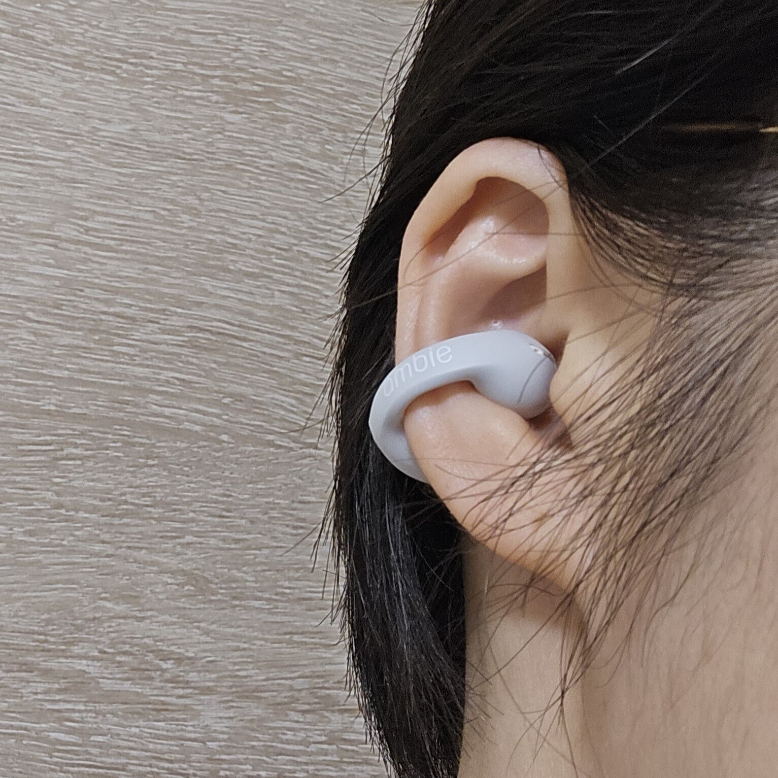 【ほぼ未使用】Ambie AM-TW01 ブラック ambie Sound Earcuffs Black Wireless Earphone AM-TW01/BC Not
