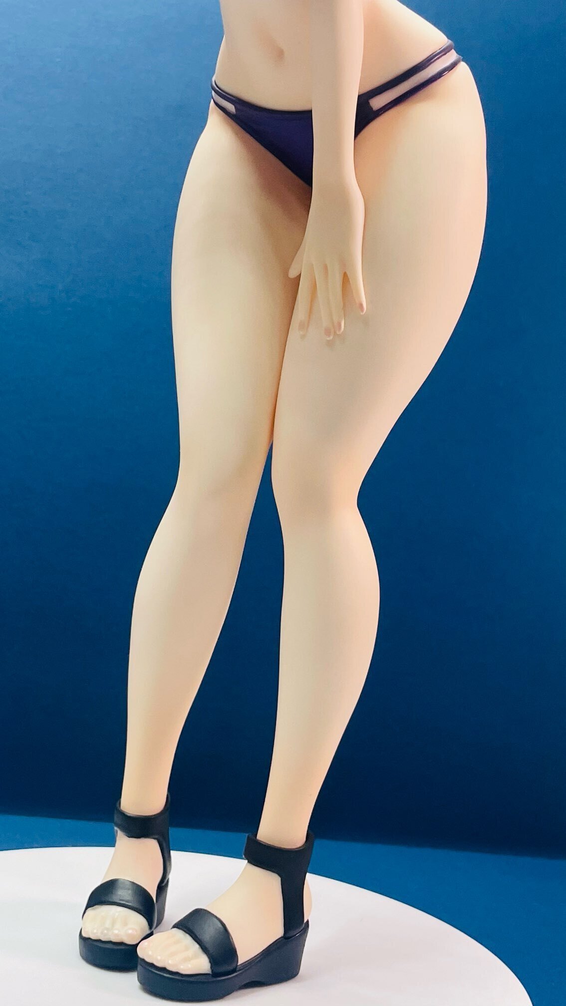 ビキニ　尻突き出し　美少女 