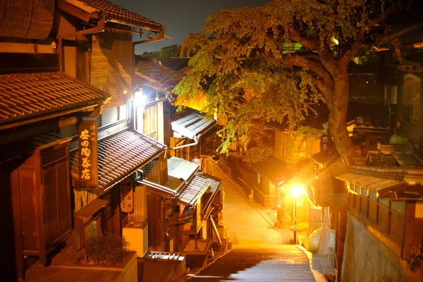 夜の二年坂