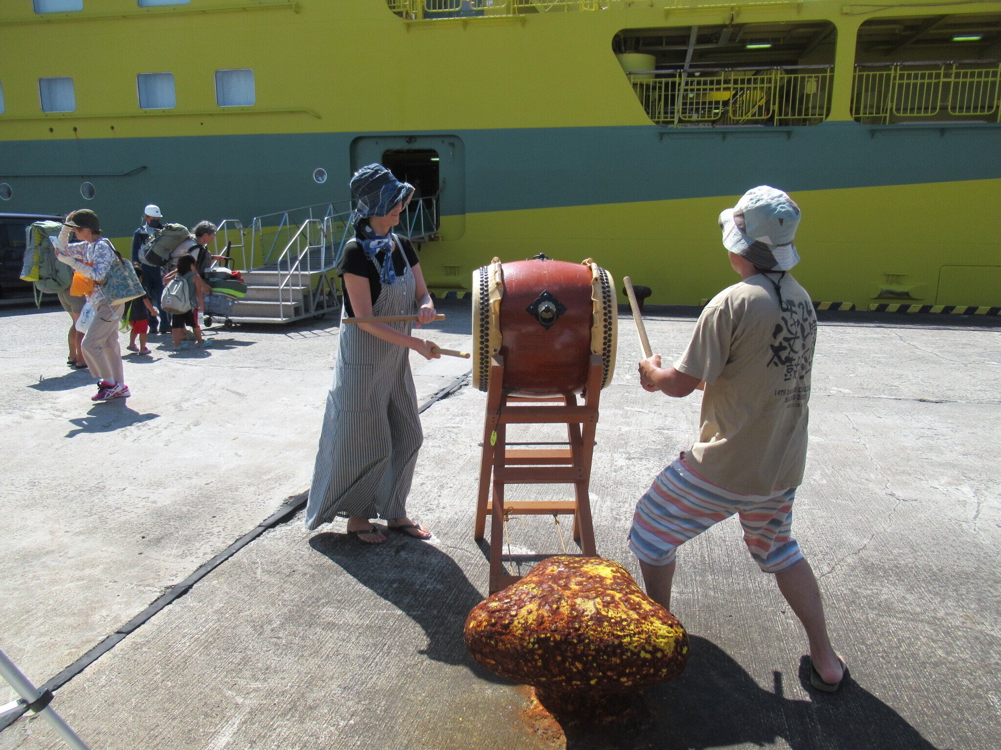 はじめての青ヶ島へ(8)（8/18 橘丸で帰還）｜カキガラチョウの松