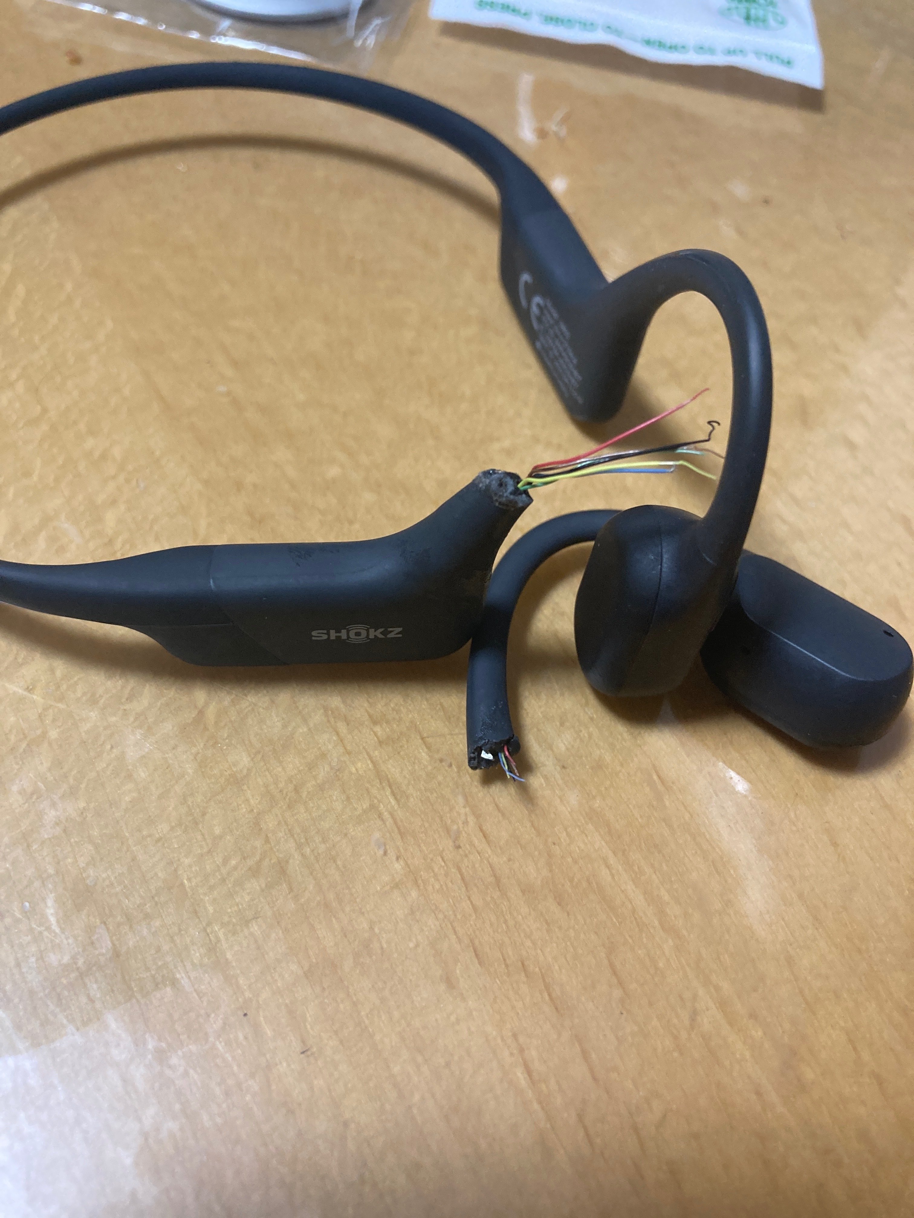 壊れた(ちぎれた)shokz openrunを自力で直す｜リモンコてんこ盛り
