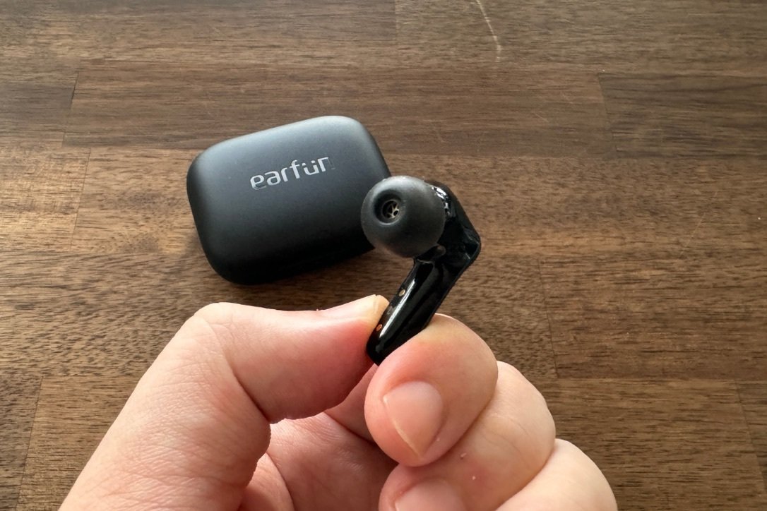 新品・未開封【EarFun Air Pro 4】 楽天市場】【未使用 】左耳のみ EarFun Air Pro 4 ブラック 黒