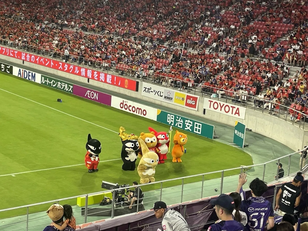 J1名古屋グランパス BIGグランパスくんぬいぐるみ 特大グランパスくん