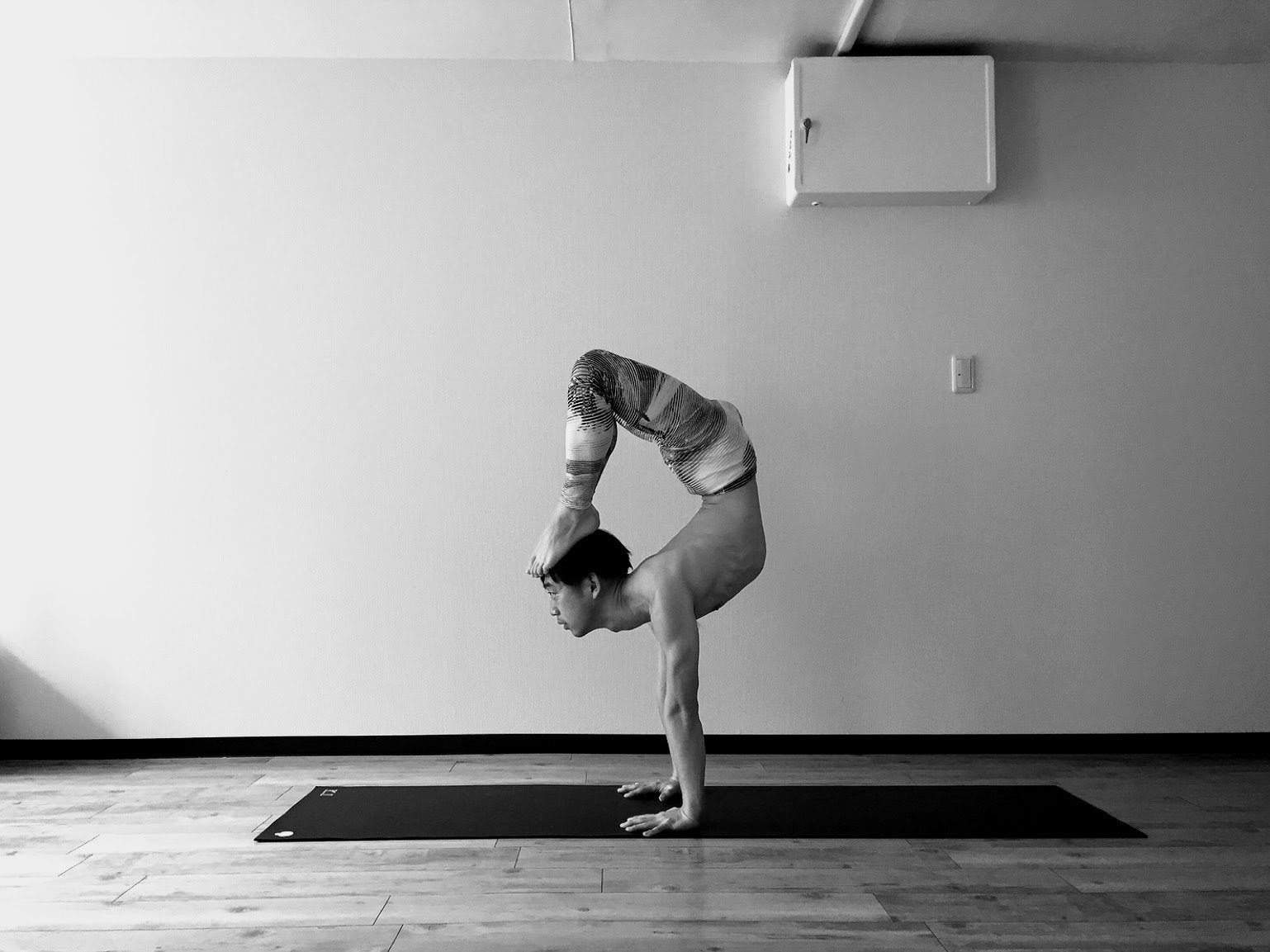 倒立ケーン　サーカス　ハンドスタンド トレーニング Hisashi Watanabe | ゆる軟体 Chill contortion🧋 #handstand
