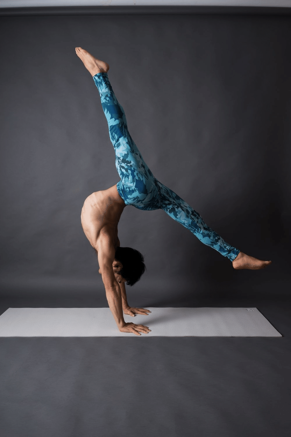 倒立ケーン　サーカス　ハンドスタンド トレーニング Hisashi Watanabe | ゆる軟体 Chill contortion🧋 #handstand