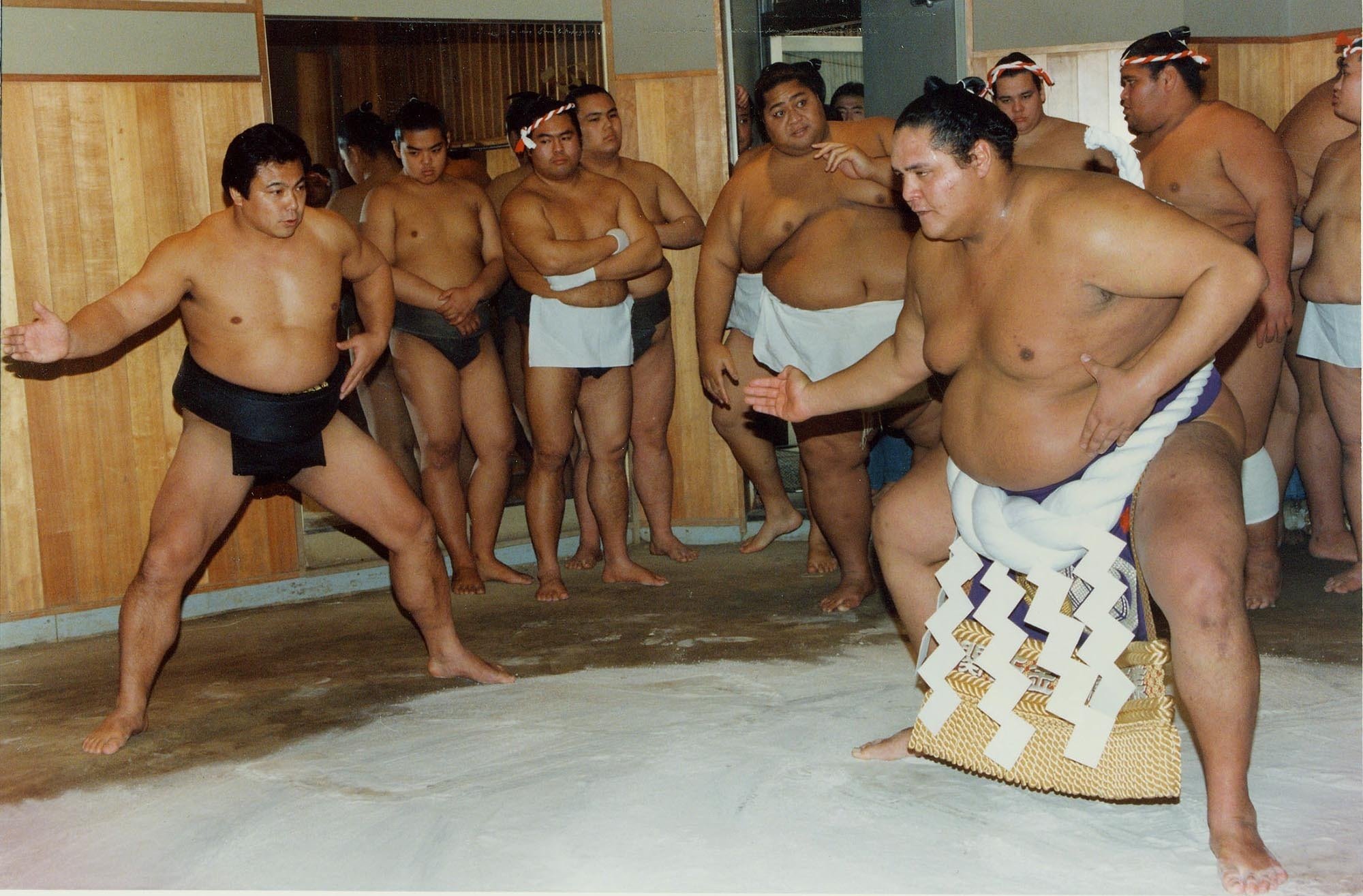 昭和レトロ 相撲 【超レア品】 【ビンテージ】【最終プライス】 60万円だと思って買ったロレックスが600万円！曙「返品？考えもし