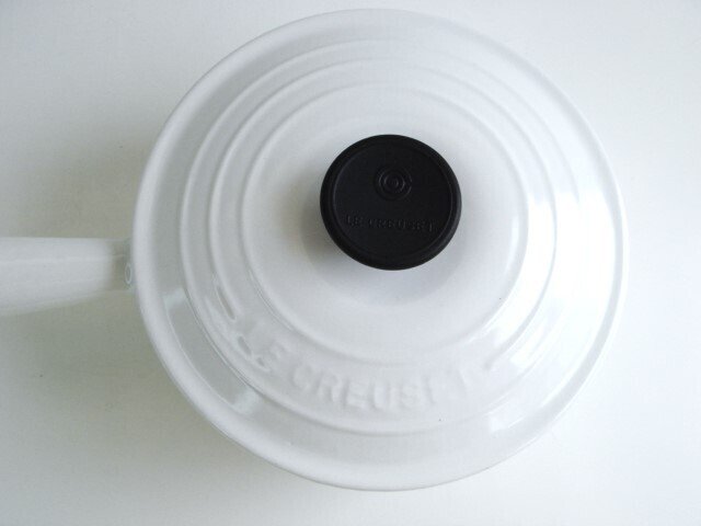 白い ル・クルーゼのソースパン 18cm #CU-328|ciel bleu 白い ル・クルーゼのソースパン 18cm #CU-328|ciel bleu