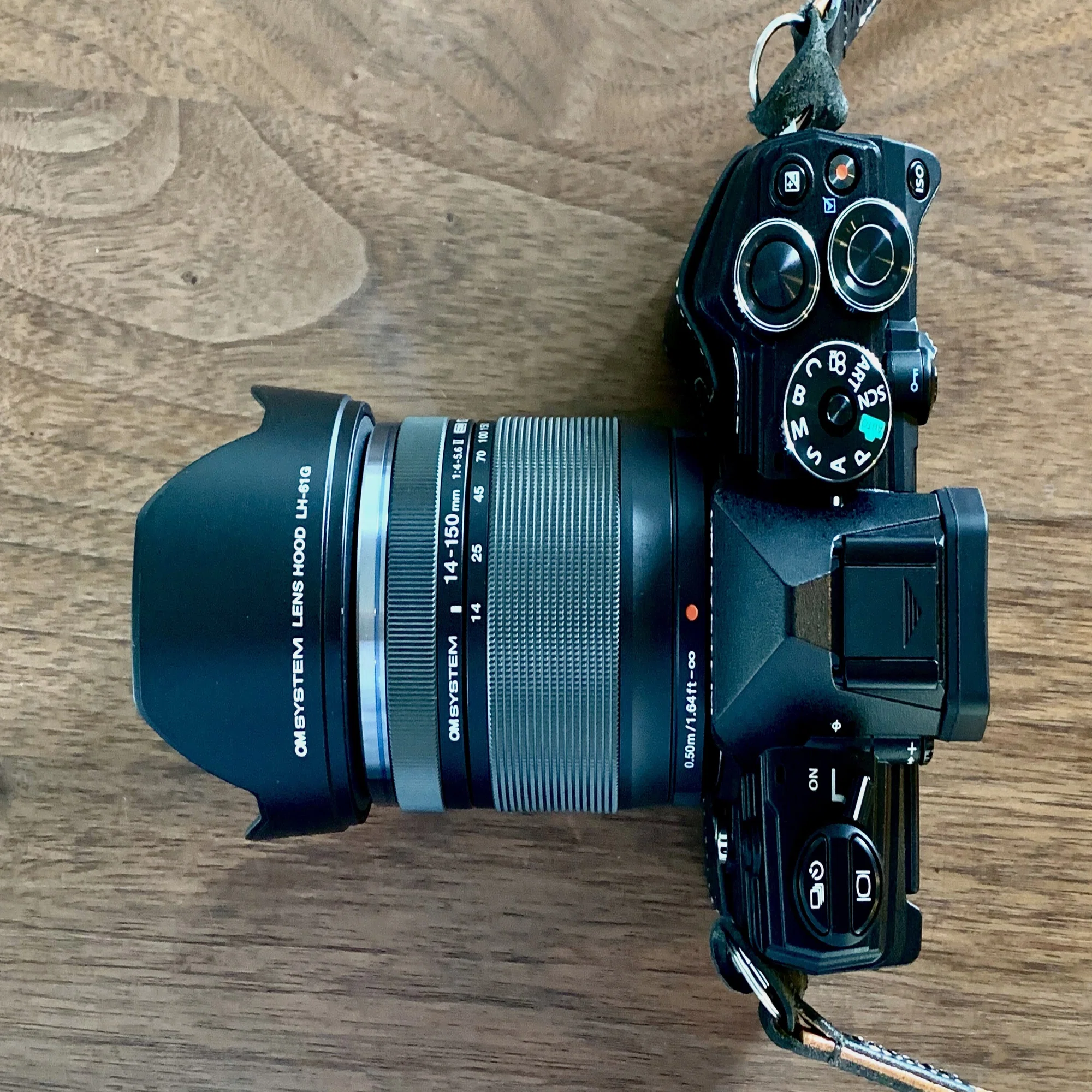 13 M.ZUIKO 14-150mm F4.0-5.6 Ⅱ（換算28-300mm）とOM-5は、マイクロ 