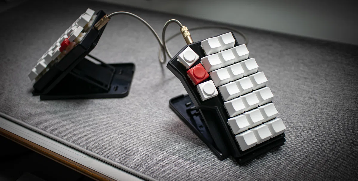 Corne Cherry] キーボードを立てたら世界が変わった [テンティング 