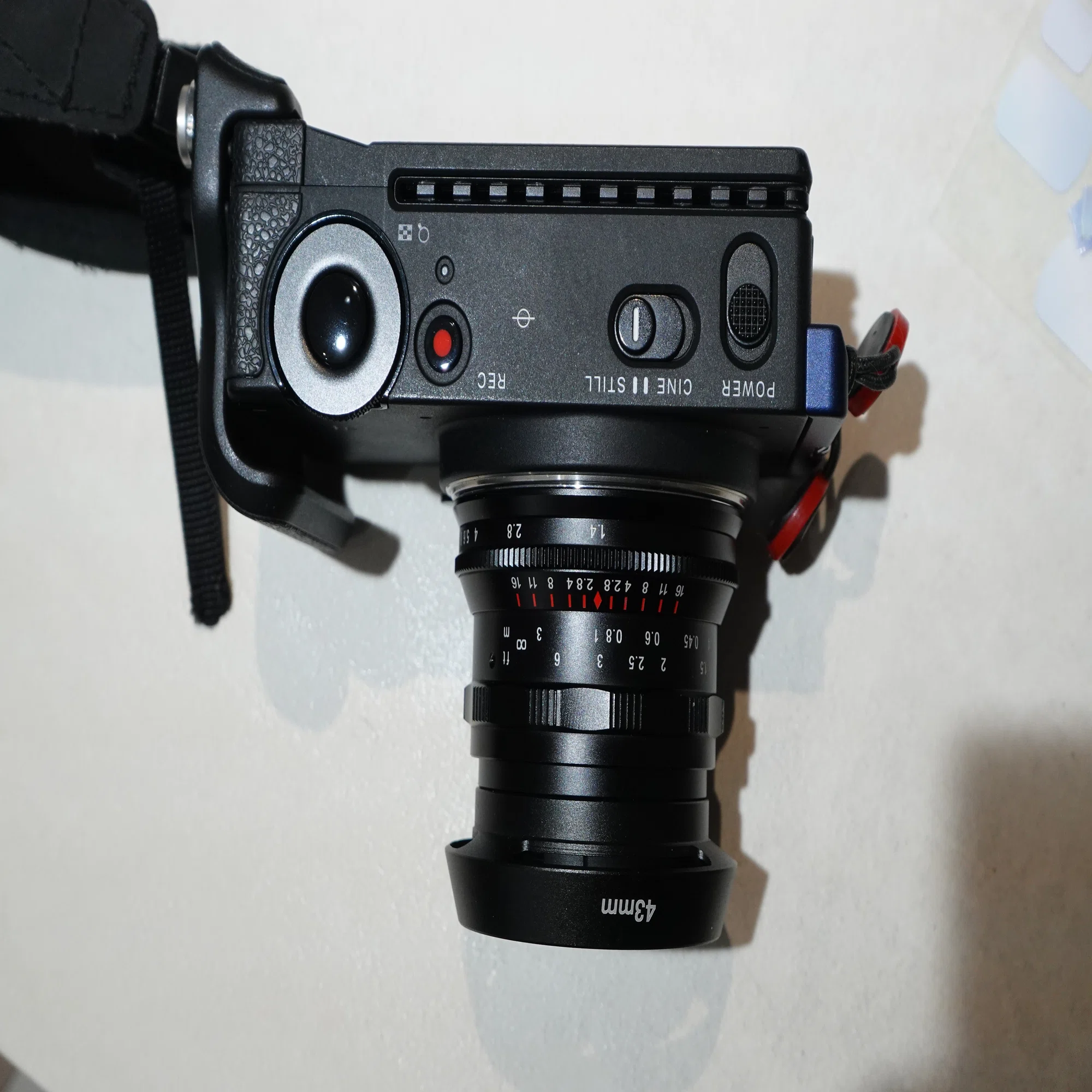 Lマウント小型レンズ PERGEAR 35mm F1.4｜とりごーり