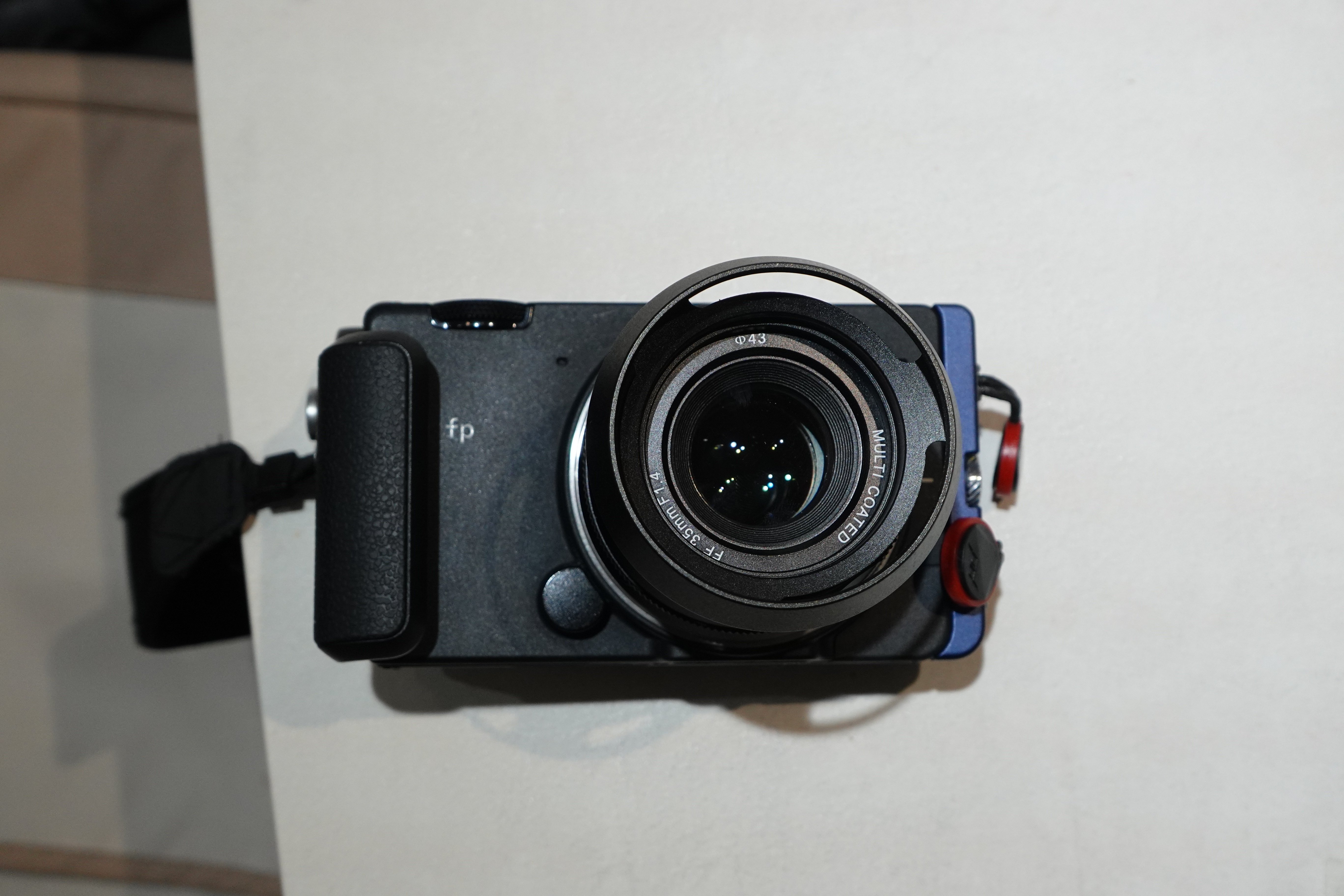 pergear MFレンズ 35mm f1.4 フルサイズ　ライカＬマウント Amazon.com : PERGEAR 35mm F1.4 Full-Frame Manual Focus Lens