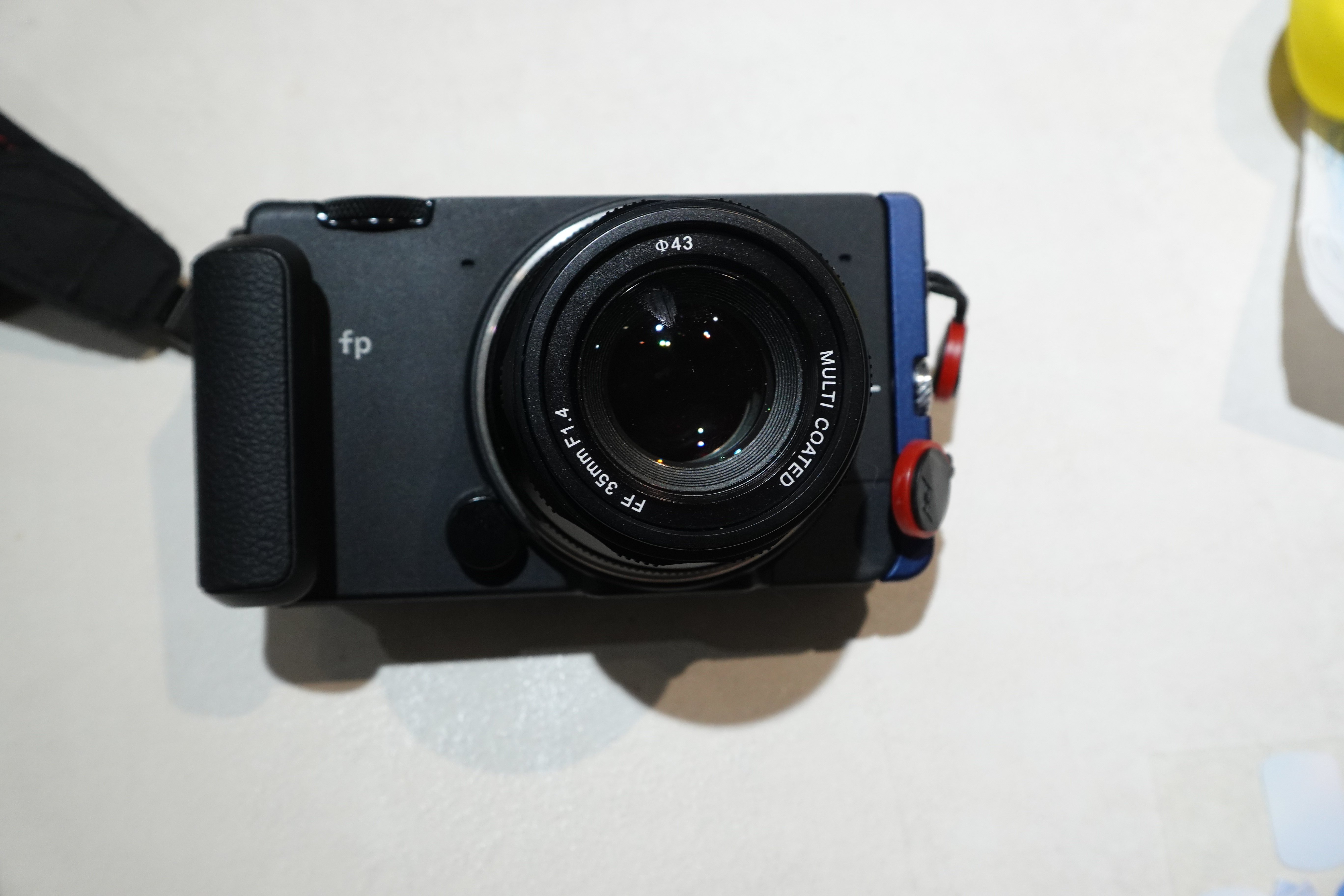 Lマウント小型レンズ PERGEAR 35mm F1.4|とりごーり Lマウント小型レンズ PERGEAR 35mm F1.4|とりごーり