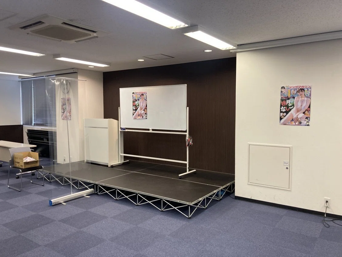 初めて「桃月なしこ」のサイン会に参加したときのこと。｜Show