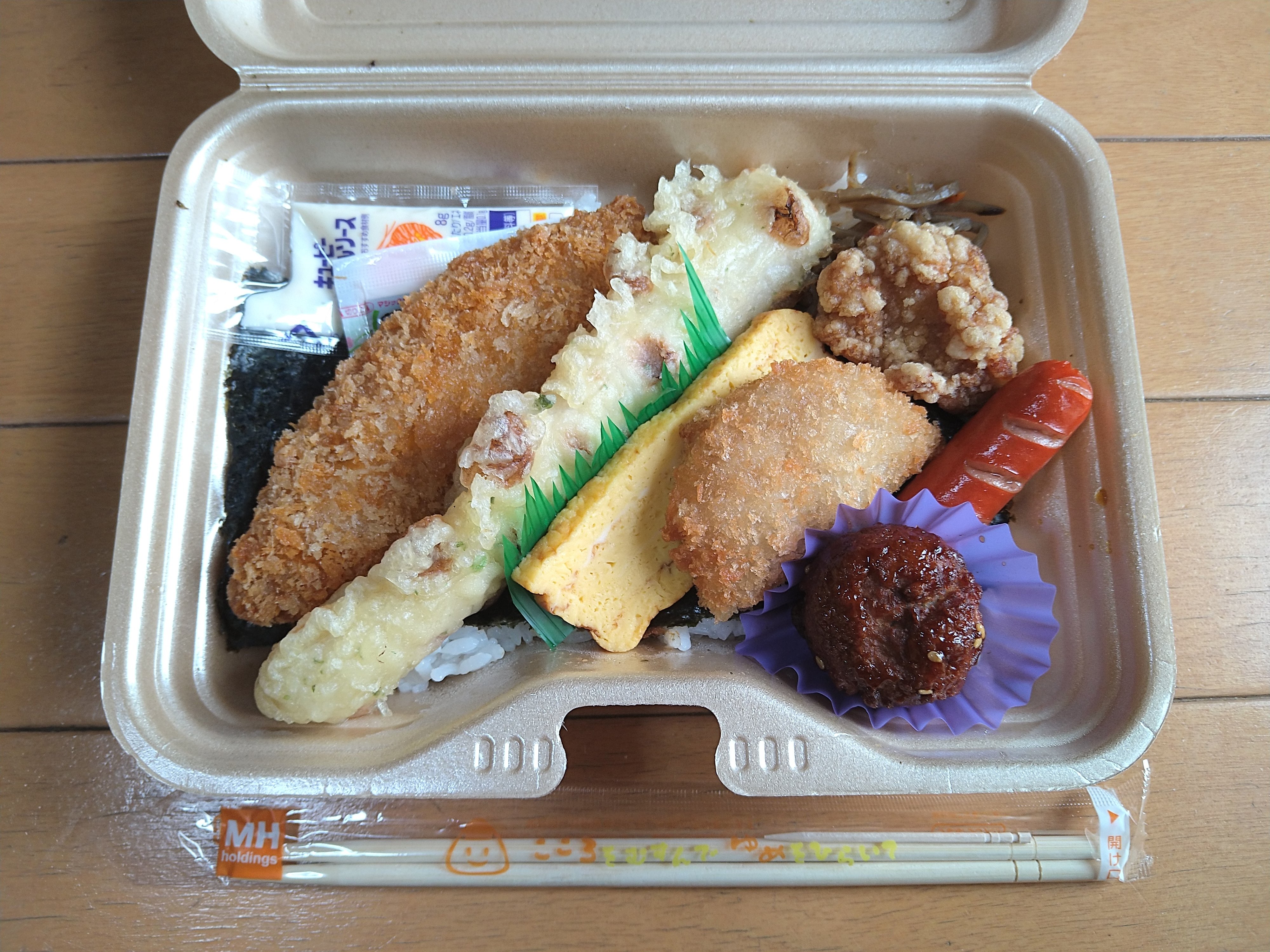 今週は弁当を食べて無かったのでどでかのり弁431円（昼飯）｜けむぼ