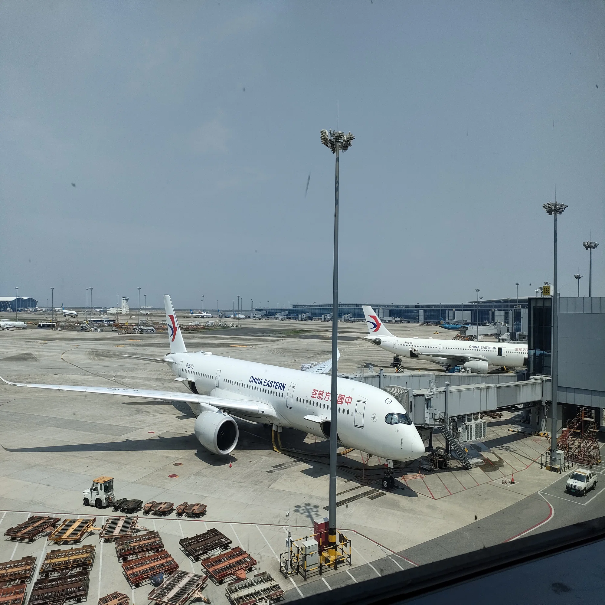中国 東方 航空 乗り継ぎ 失敗