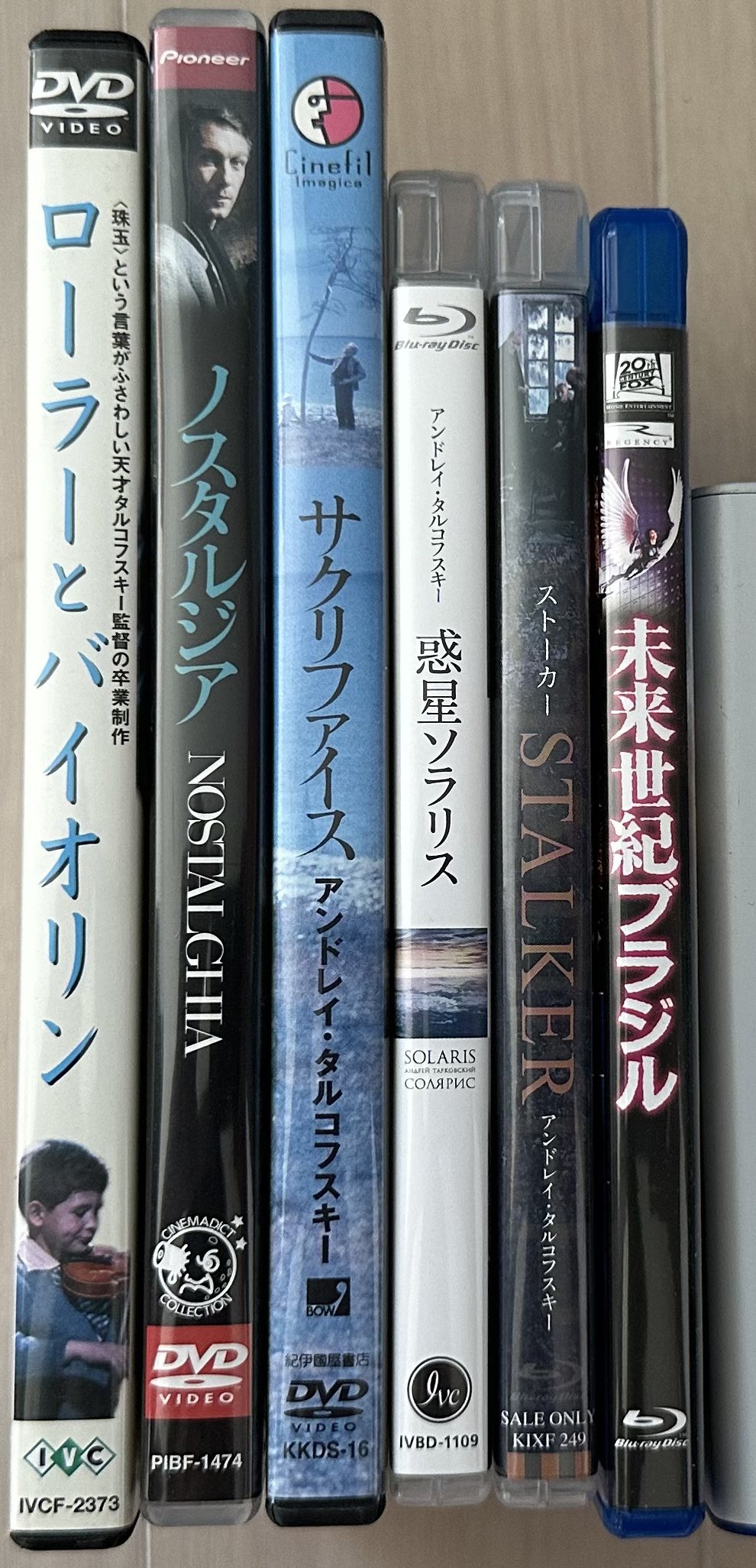 何が出るかなDVD棚 － DVD棚探索｜涼雨 零音