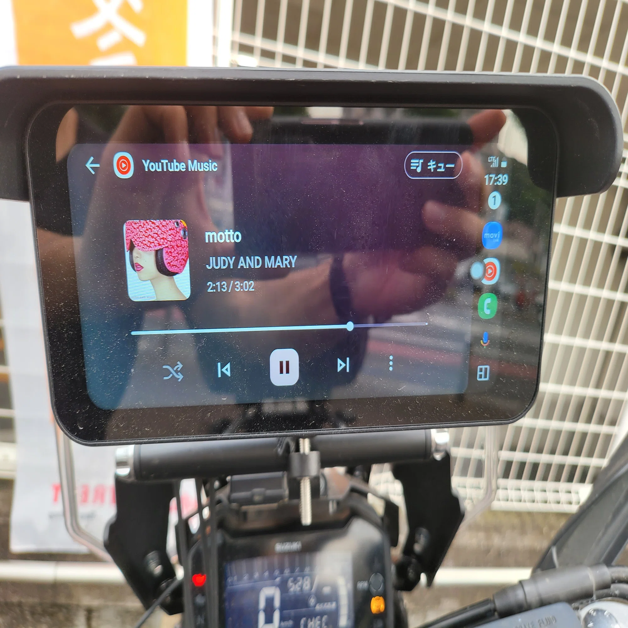 安価で手に入れたAndroidAuto/CarPlay対応のバイク用モニタが思った 