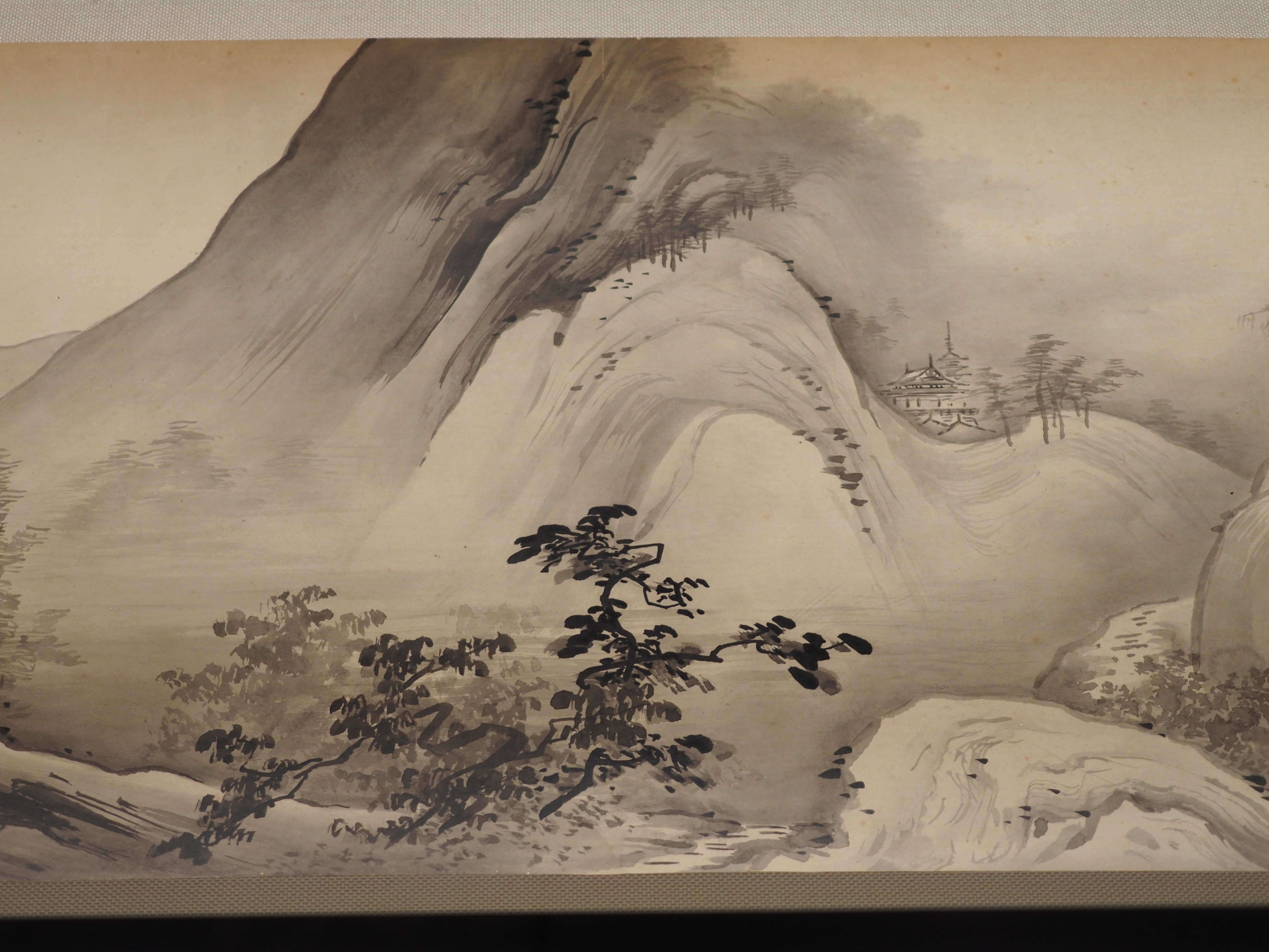 【真作】絵画　技法不明　楽園の情景　鮮やかな色彩で描かれた自然と人々　V121 石川画廊では宮間夕子の個展「昼夜行」が開催中。赤やオレンジ