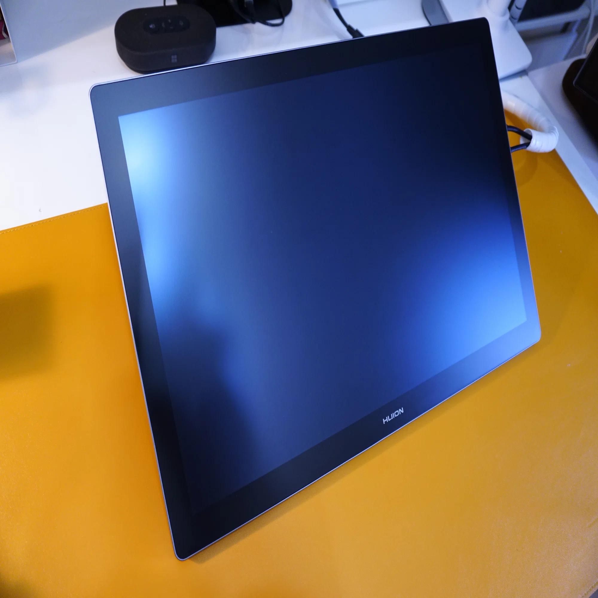 液タブ愛用者向け！Kamvas Pro 19のスタンド探しで見つけた最終的な 