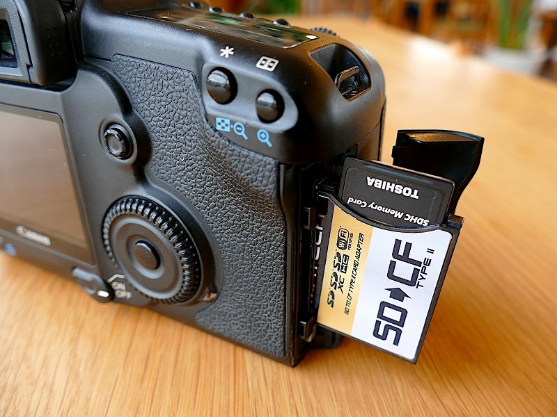 お得 キヤノン 5D フルサイズ フルセット。乾電池でも